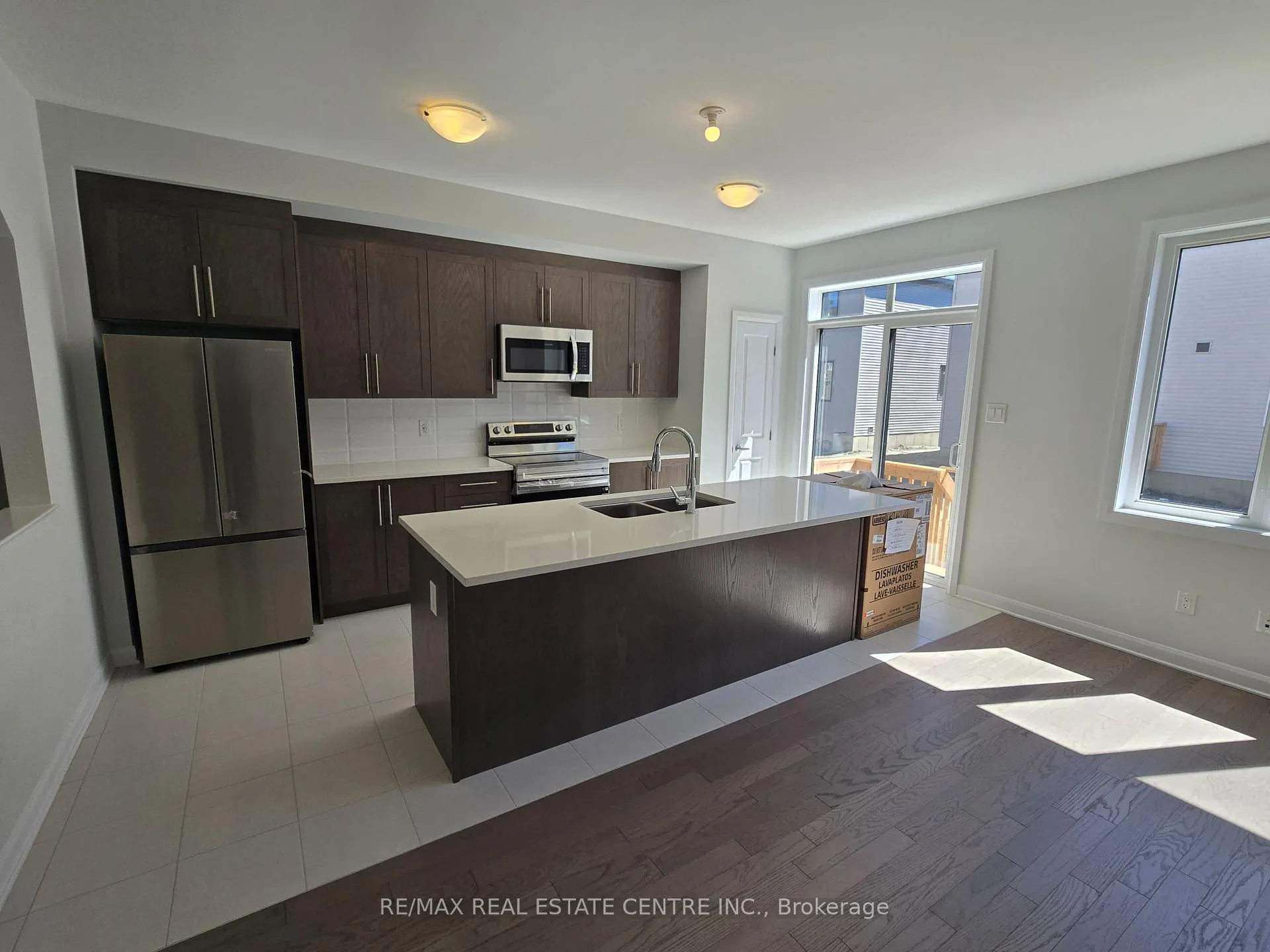Photo 4 of 197 Invention Boulevard, Ottawa, Kanata - Morgan's Grant/South March — HOMEH