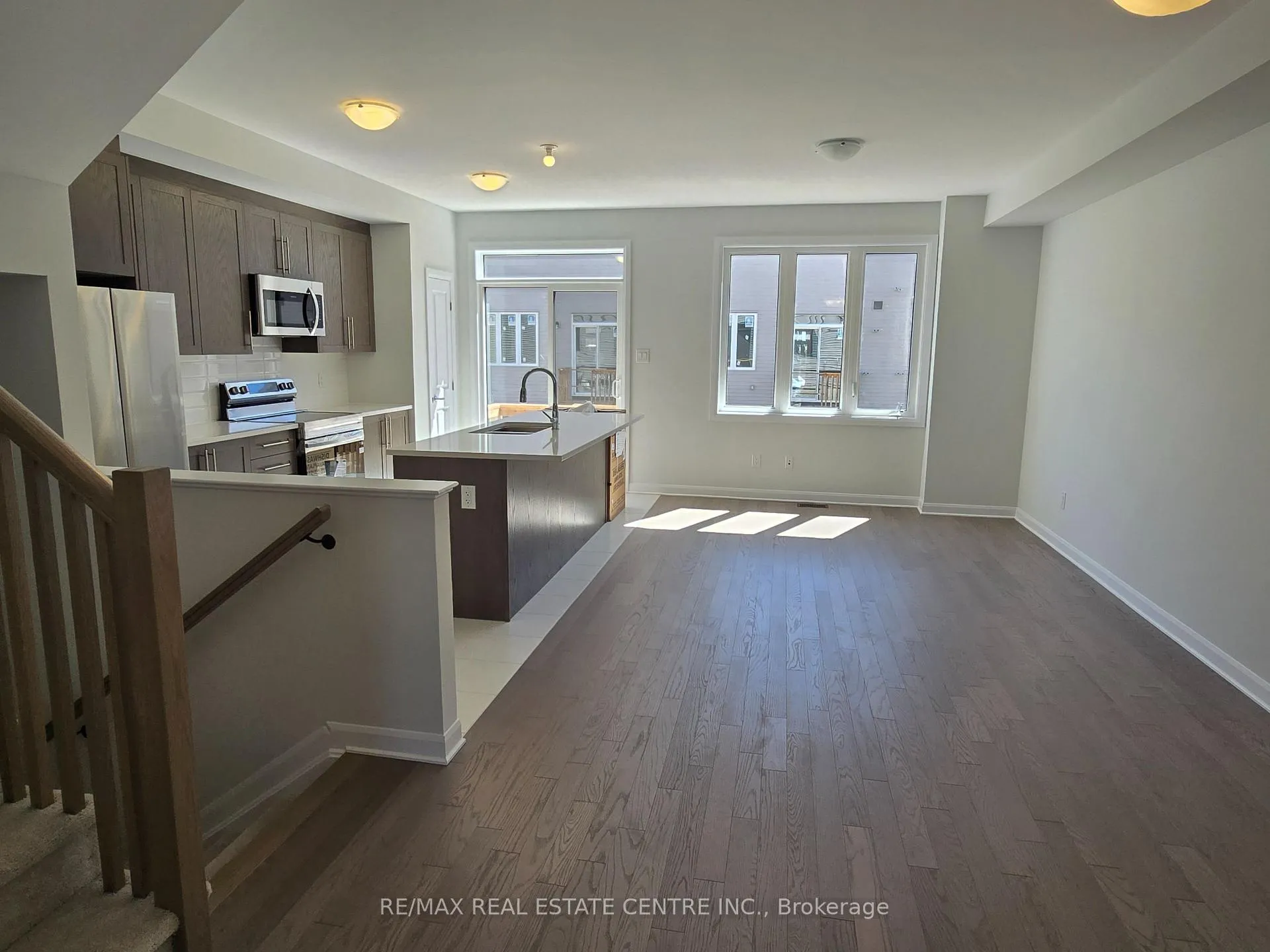 Photo 5 of 197 Invention Boulevard, Ottawa, Kanata - Morgan's Grant/South March — HOMEH