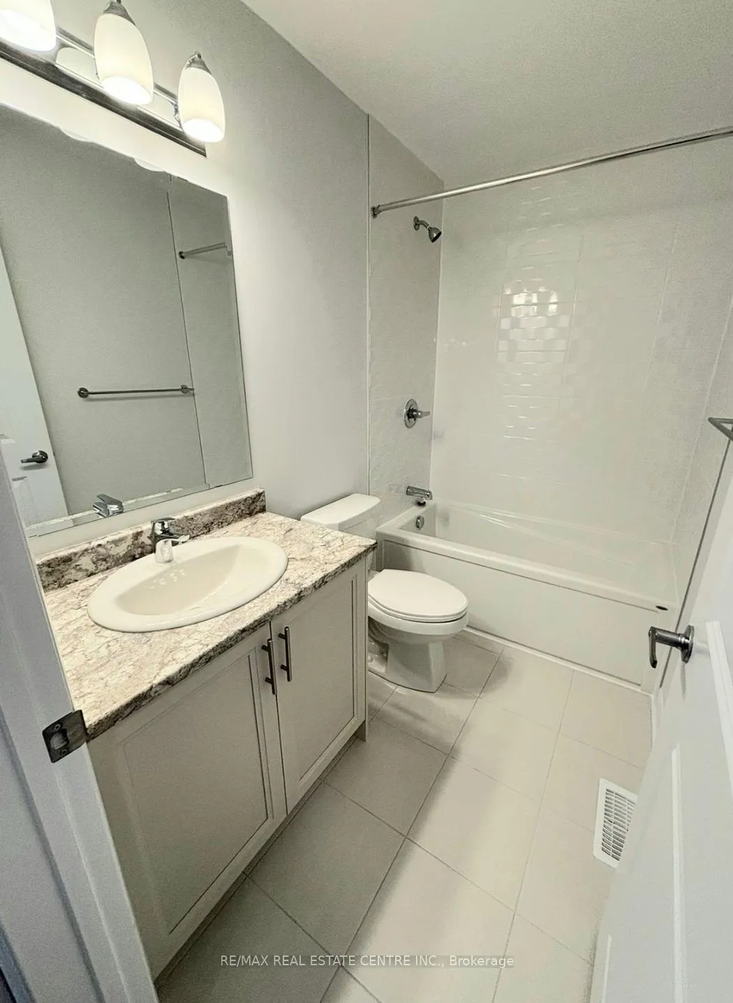 Photo 9 of 197 Invention Boulevard, Ottawa, Kanata - Morgan's Grant/South March — HOMEH