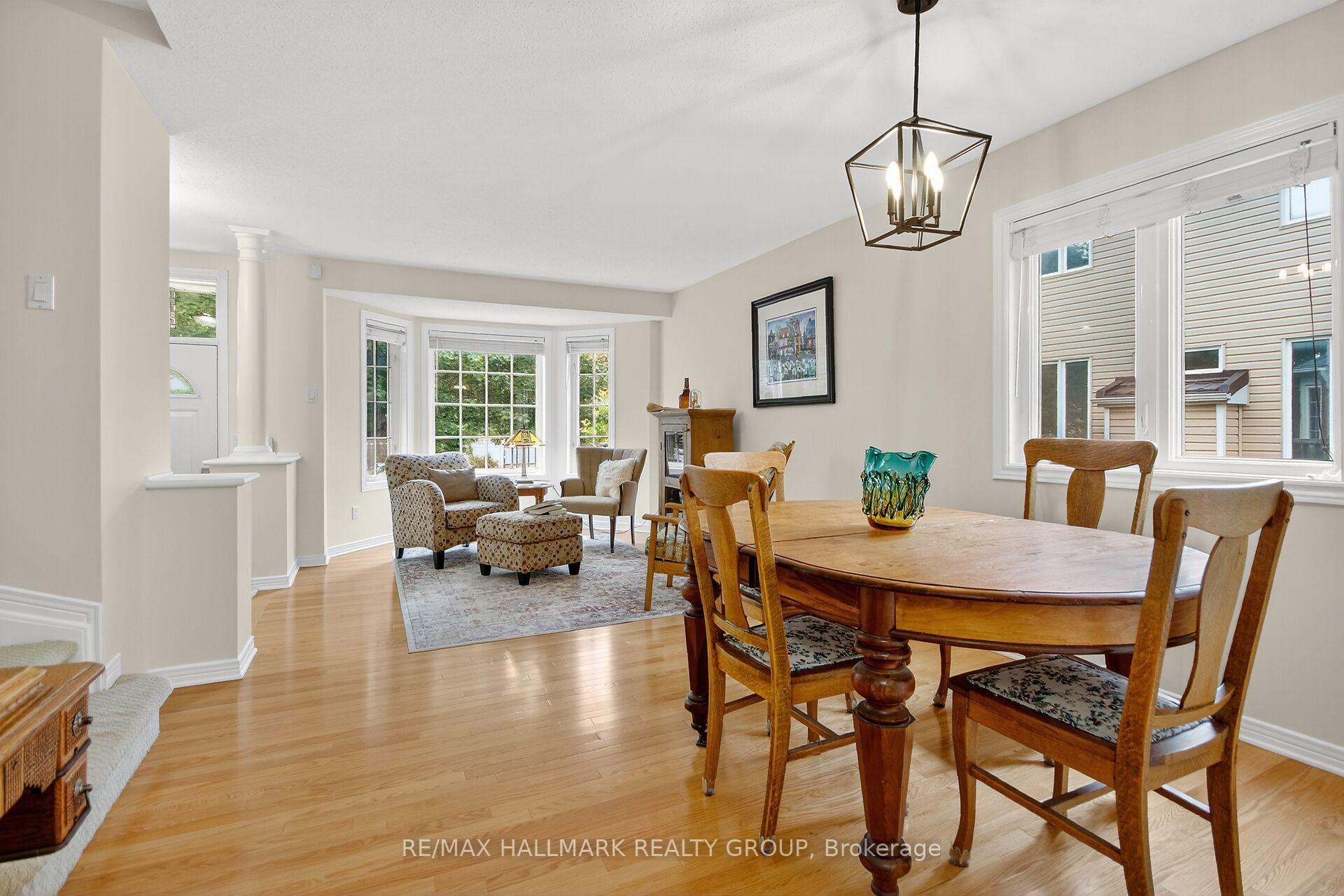 Photo 5 of 92 Stonemeadow Drive, Ottawa, Kanata - Bridlewood — HOMEH