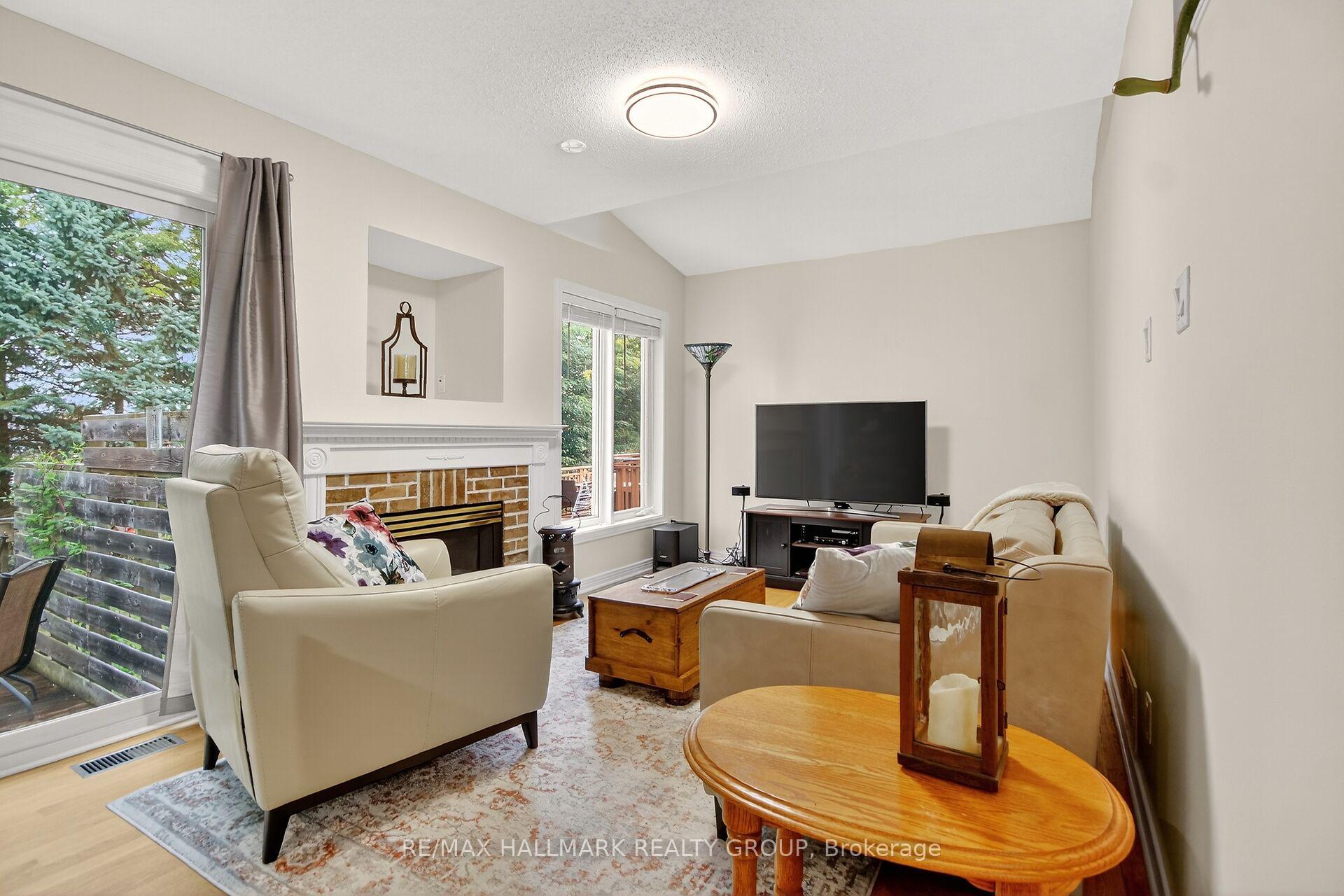 Photo 13 of 92 Stonemeadow Drive, Ottawa, Kanata - Bridlewood — HOMEH