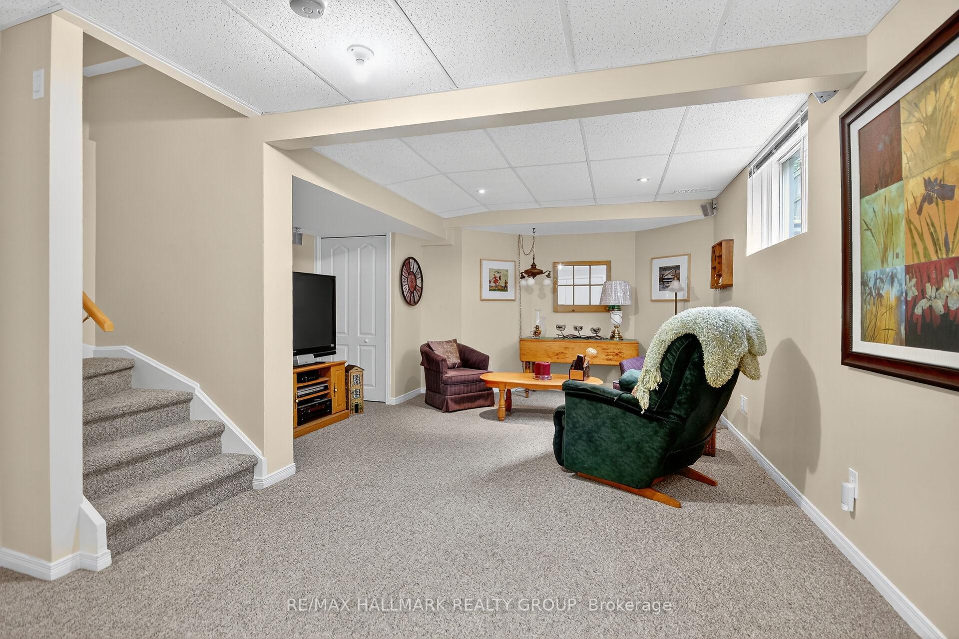 Photo 15 of 92 Stonemeadow Drive, Ottawa, Kanata - Bridlewood — HOMEH