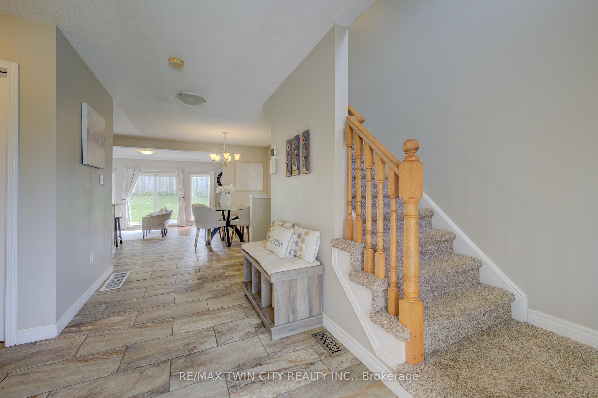 Photo 2 of 503 Veronica Drive, Kitchener — HOMEH