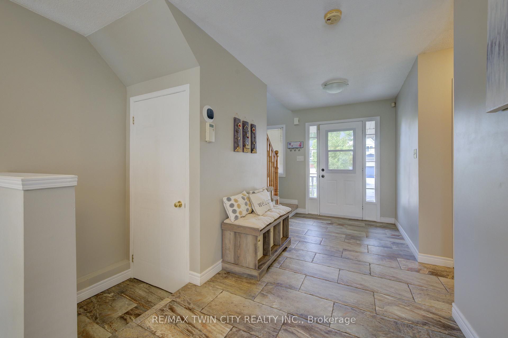 Photo 4 of 503 Veronica Drive, Kitchener — HOMEH
