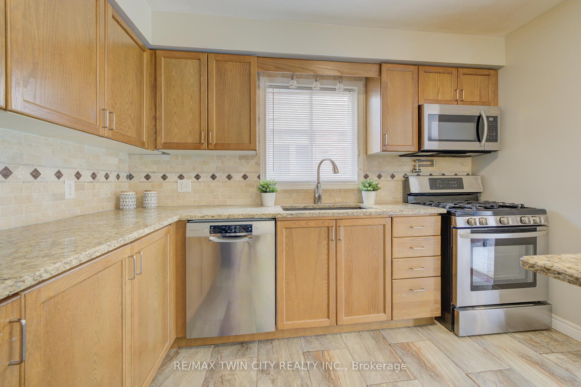 Photo 9 of 503 Veronica Drive, Kitchener — HOMEH