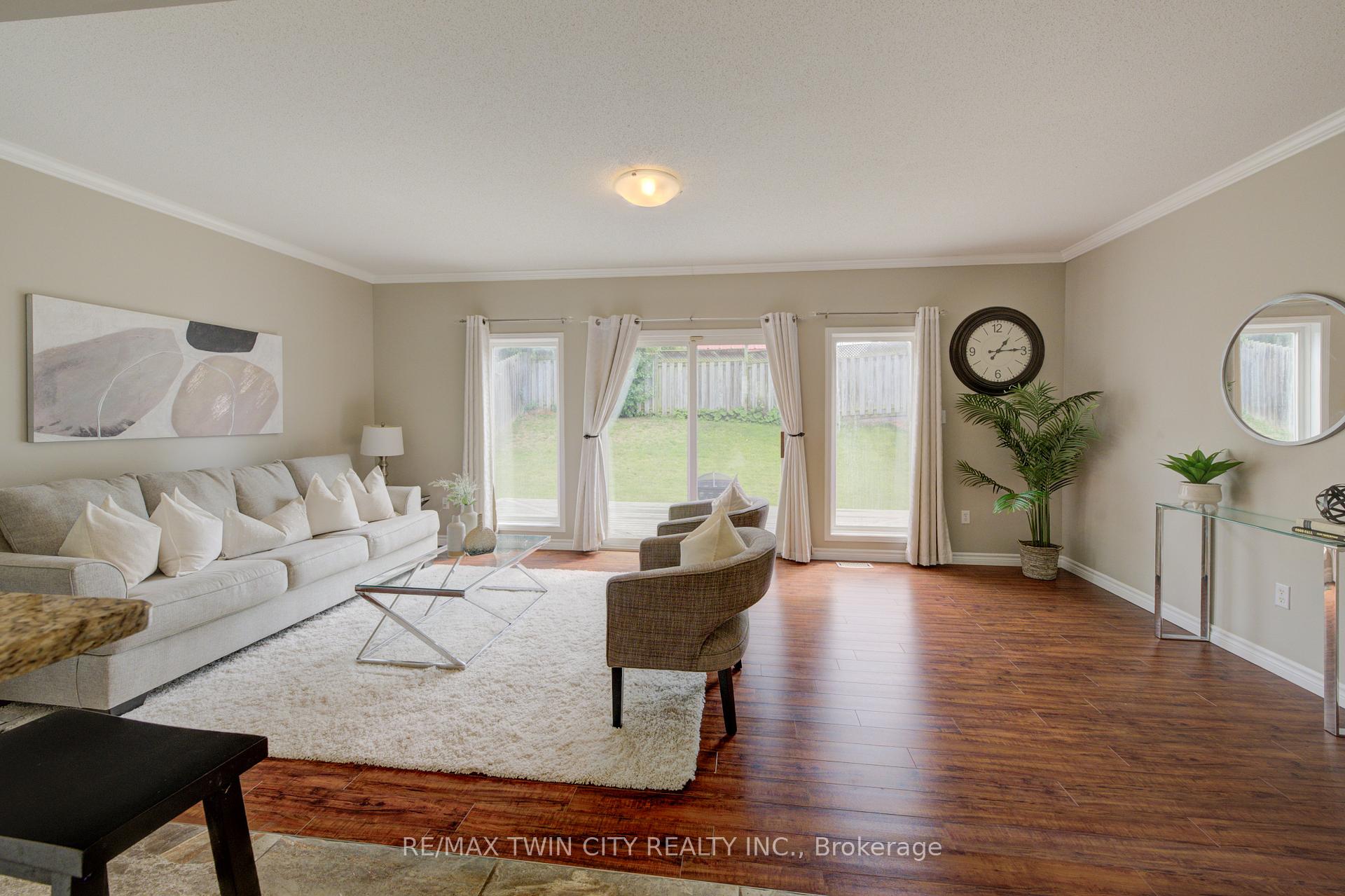 Photo 13 of 503 Veronica Drive, Kitchener — HOMEH