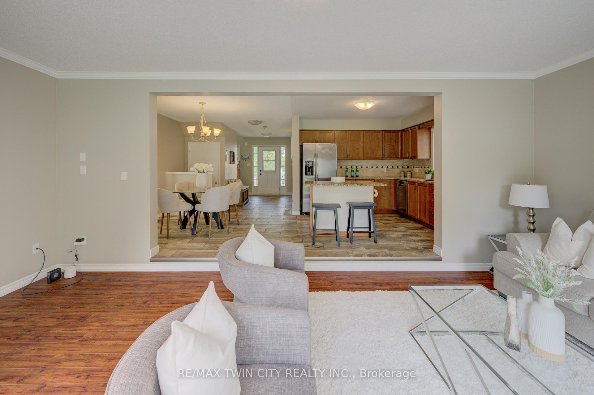 Photo 17 of 503 Veronica Drive, Kitchener — HOMEH