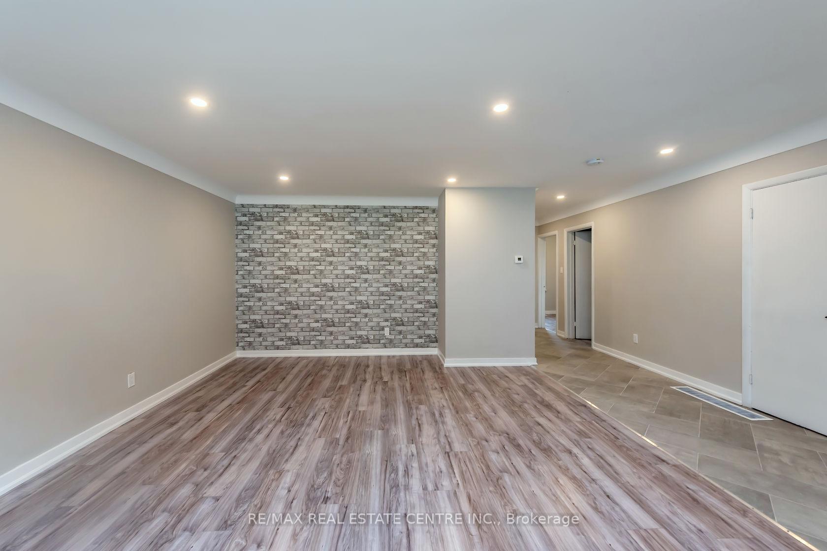 Photo 3 of Unit A, 75 Kimberly Drive, Hamilton, Rosedale — HOMEH