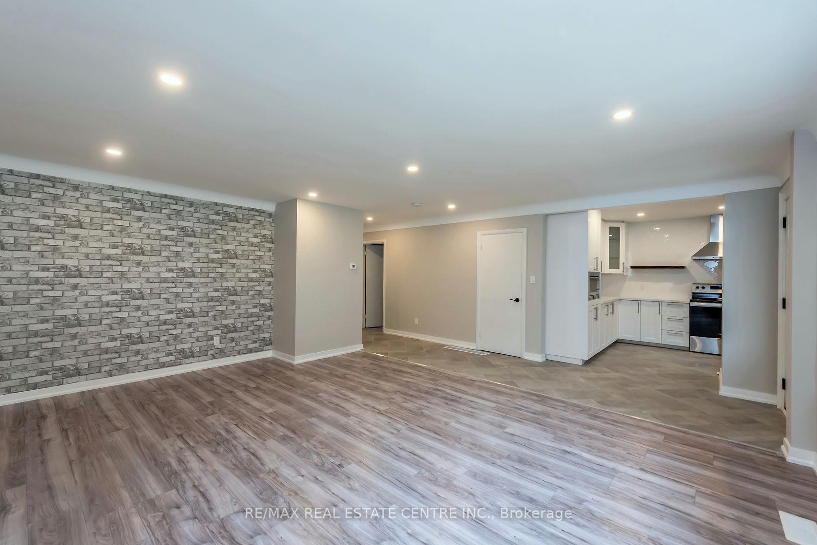 Photo 4 of Unit A, 75 Kimberly Drive, Hamilton, Rosedale — HOMEH
