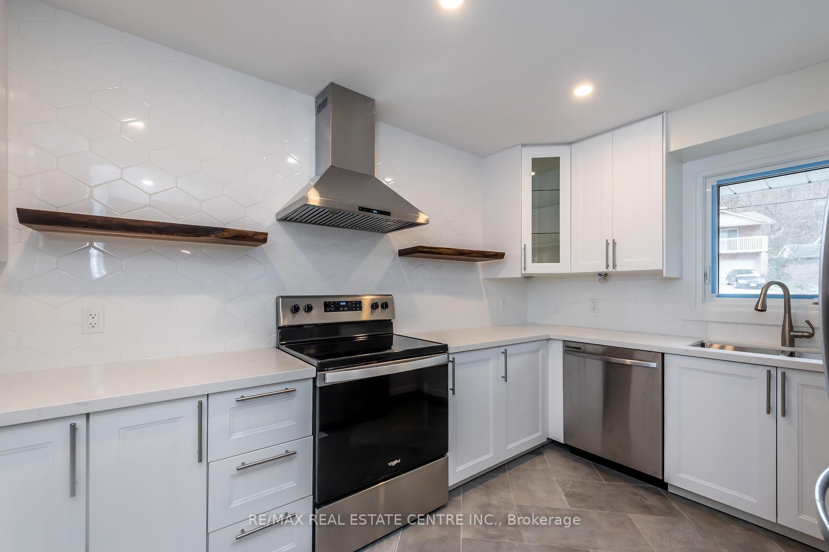Photo 10 of Unit A, 75 Kimberly Drive, Hamilton, Rosedale — HOMEH