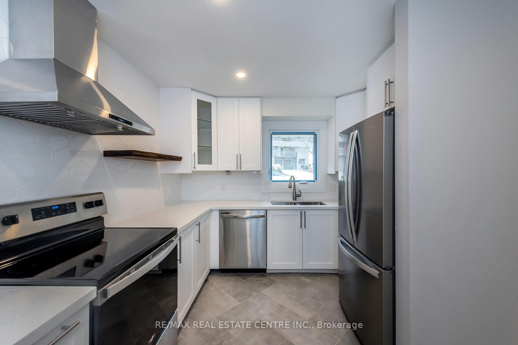 Photo 11 of Unit A, 75 Kimberly Drive, Hamilton, Rosedale — HOMEH