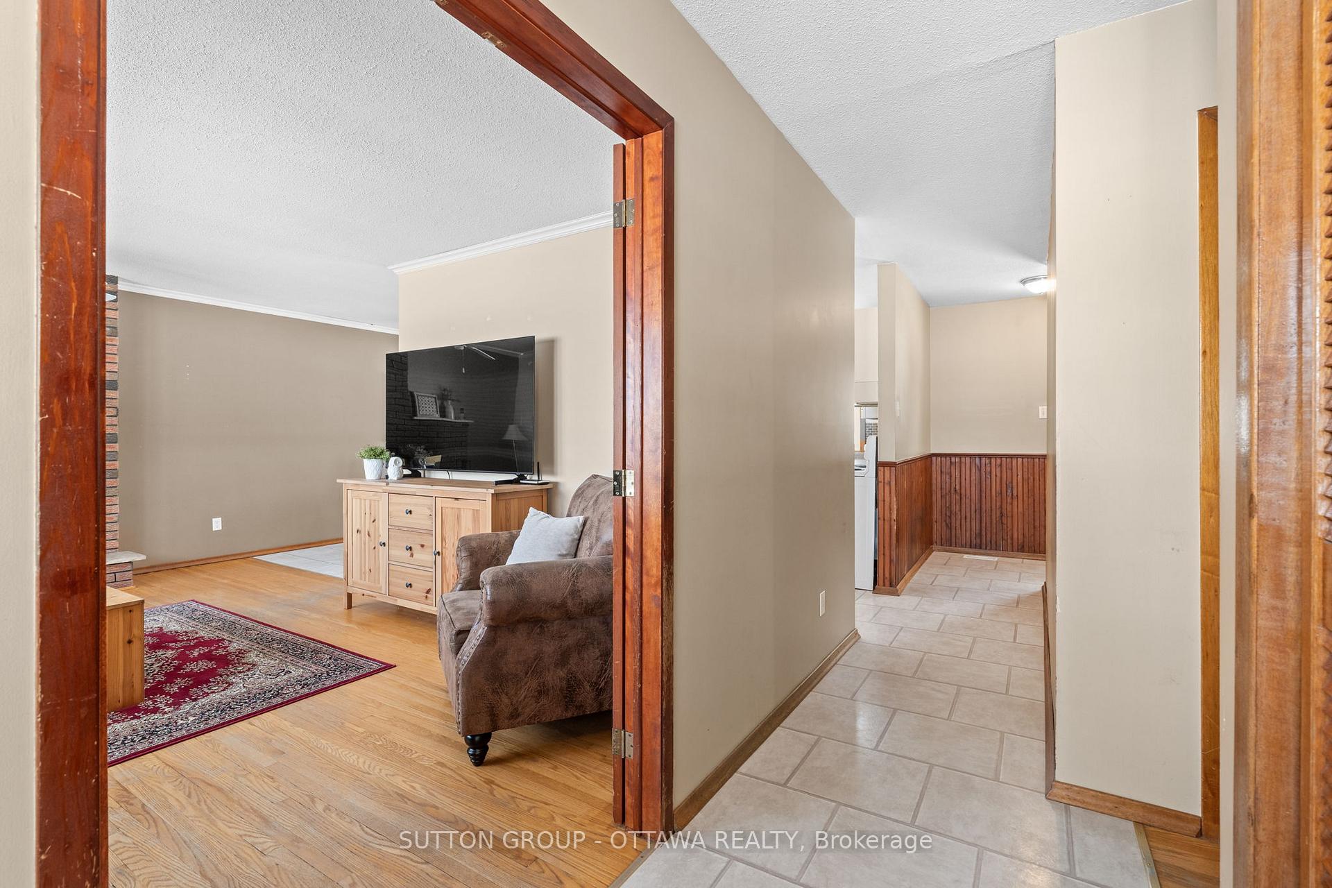 Photo 2 of 6489 Rideau Valley Drive N, Ottawa, Manotick South to Roger Stevens — HOMEH