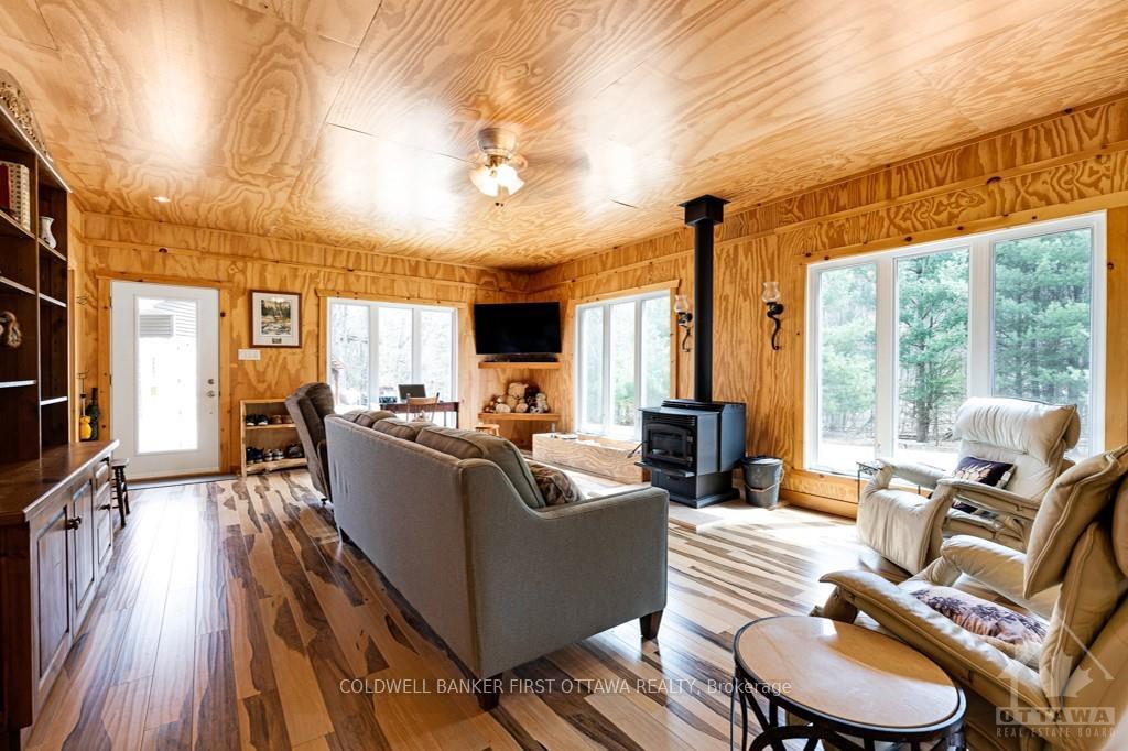 Photo 5 of 1044 Lavant Mill Road, Lanark Highlands, Lanark Highlands (Dalhousie) Twp — HOMEH