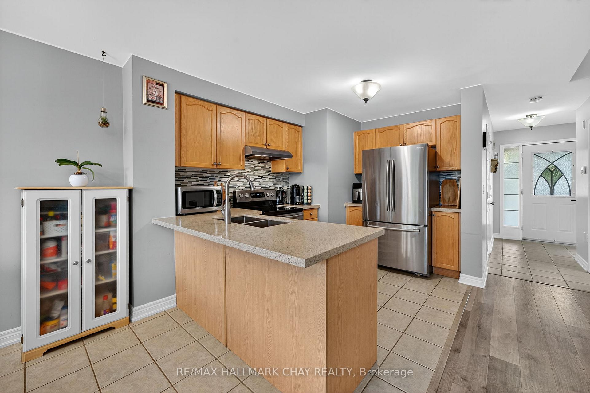 Photo 5 of 1182 Booth Avenue, Innisfil, Alcona — HOMEH