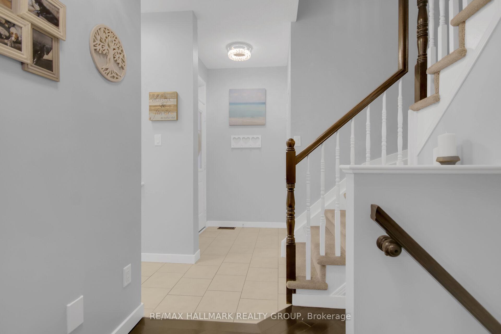 Photo 5 of 585 Barrick Hill Road, Ottawa, Kanata - Emerald Meadows/Trailwest — HOMEH
