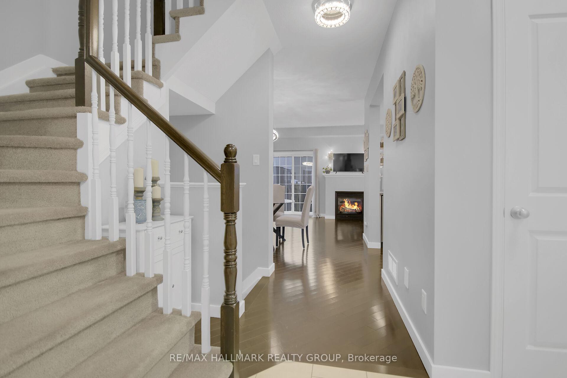 Photo 6 of 585 Barrick Hill Road, Ottawa, Kanata - Emerald Meadows/Trailwest — HOMEH