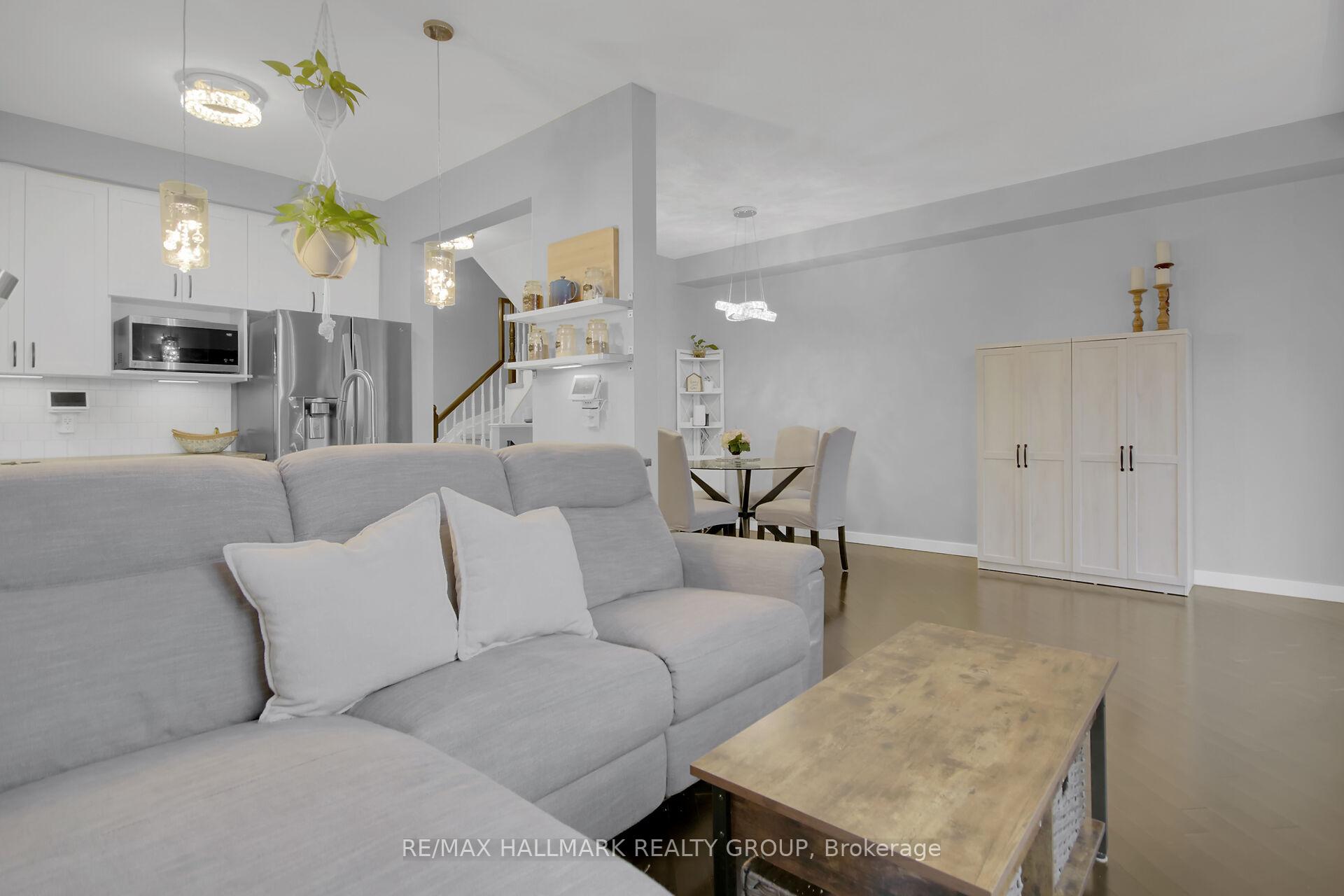 Photo 12 of 585 Barrick Hill Road, Ottawa, Kanata - Emerald Meadows/Trailwest — HOMEH