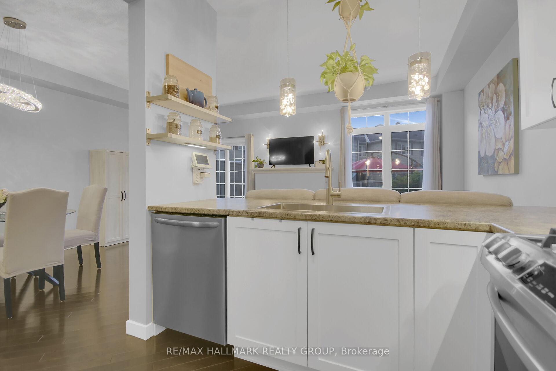 Photo 18 of 585 Barrick Hill Road, Ottawa, Kanata - Emerald Meadows/Trailwest — HOMEH