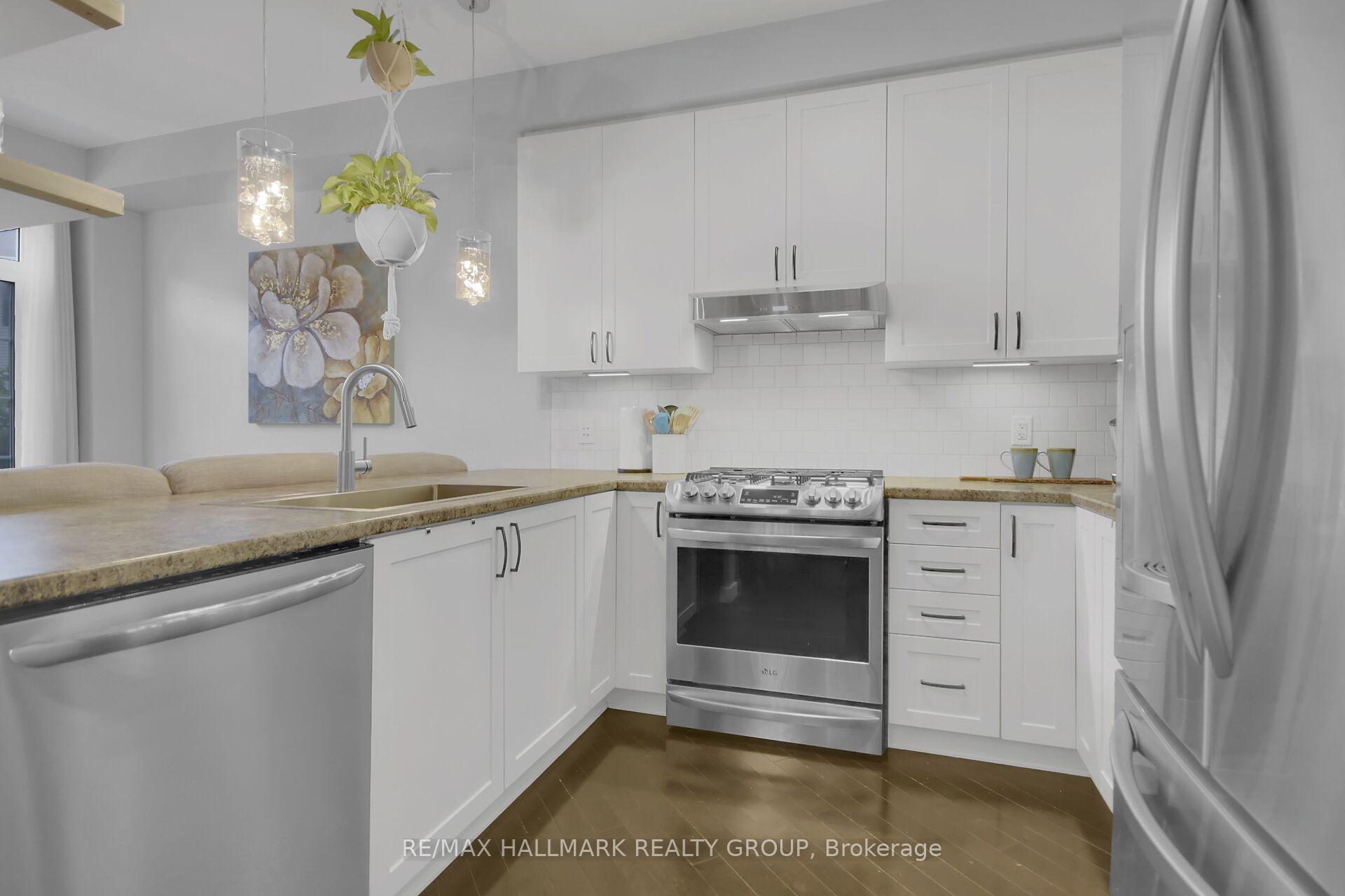 Photo 21 of 585 Barrick Hill Road, Ottawa, Kanata - Emerald Meadows/Trailwest — HOMEH