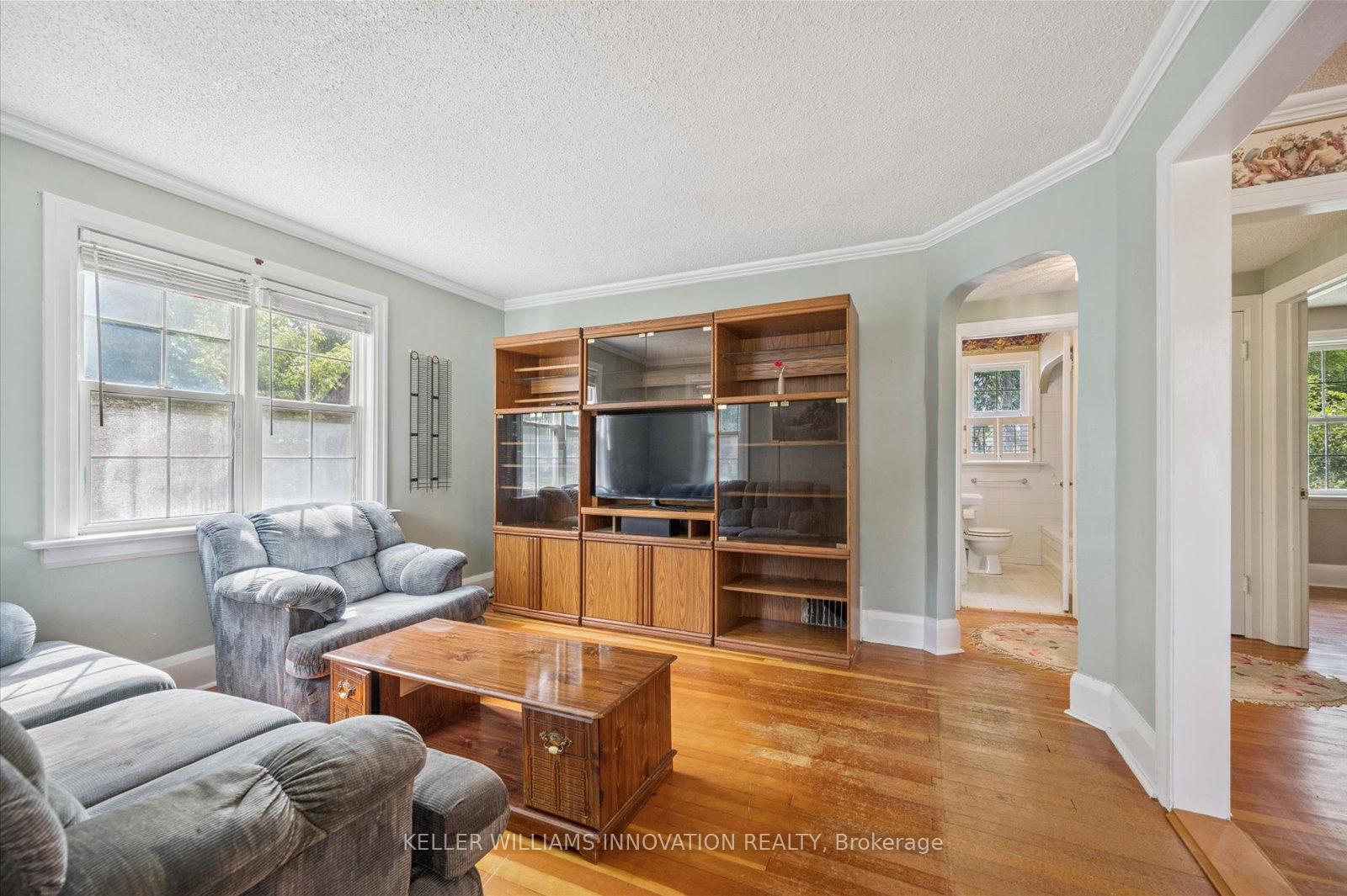 Photo 6 of 41 Brunswick Avenue, Kitchener — HOMEH