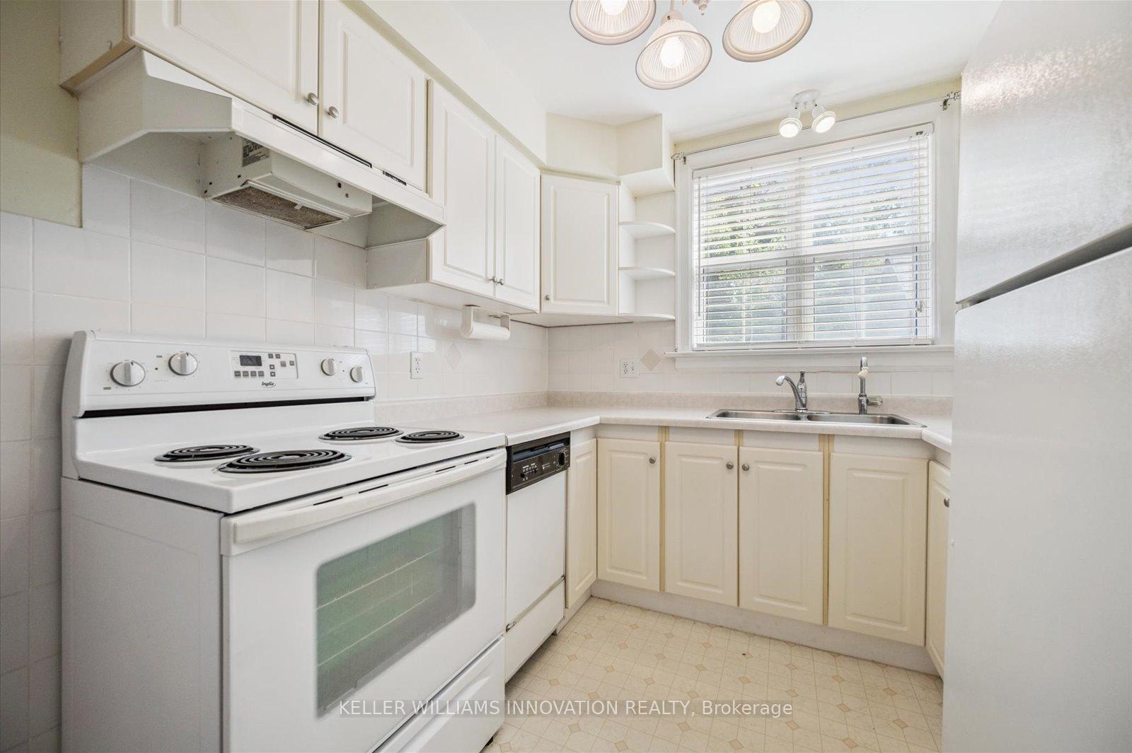 Photo 12 of 41 Brunswick Avenue, Kitchener — HOMEH
