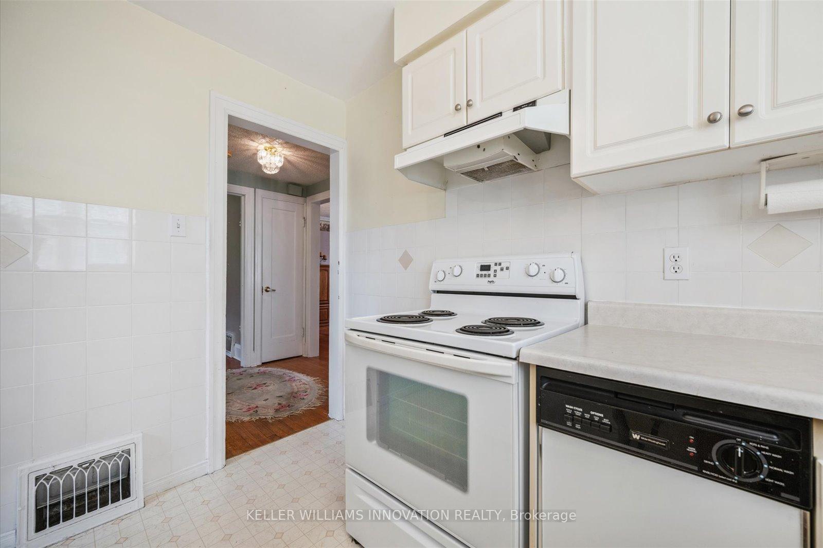 Photo 13 of 41 Brunswick Avenue, Kitchener — HOMEH