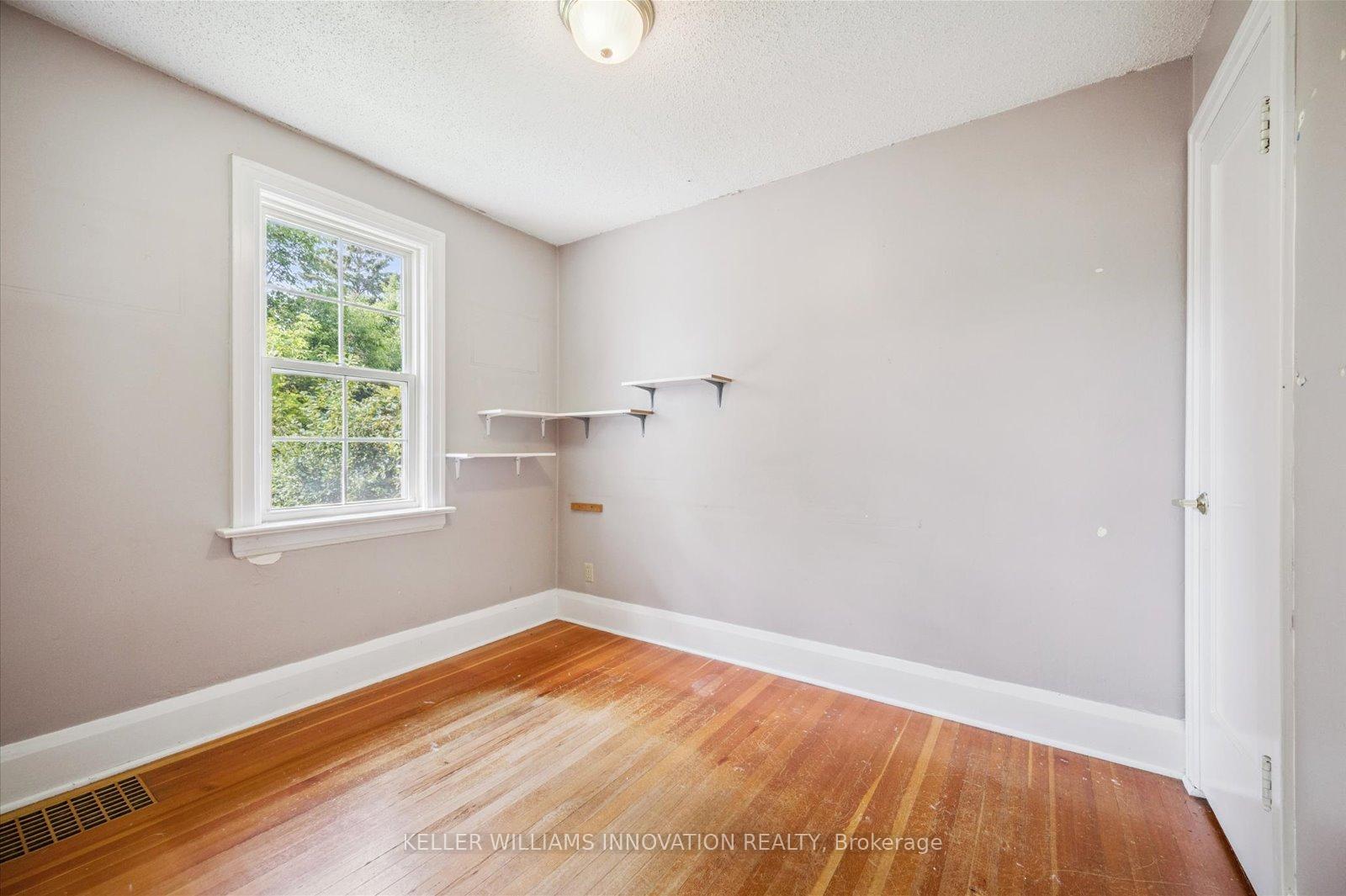 Photo 16 of 41 Brunswick Avenue, Kitchener — HOMEH
