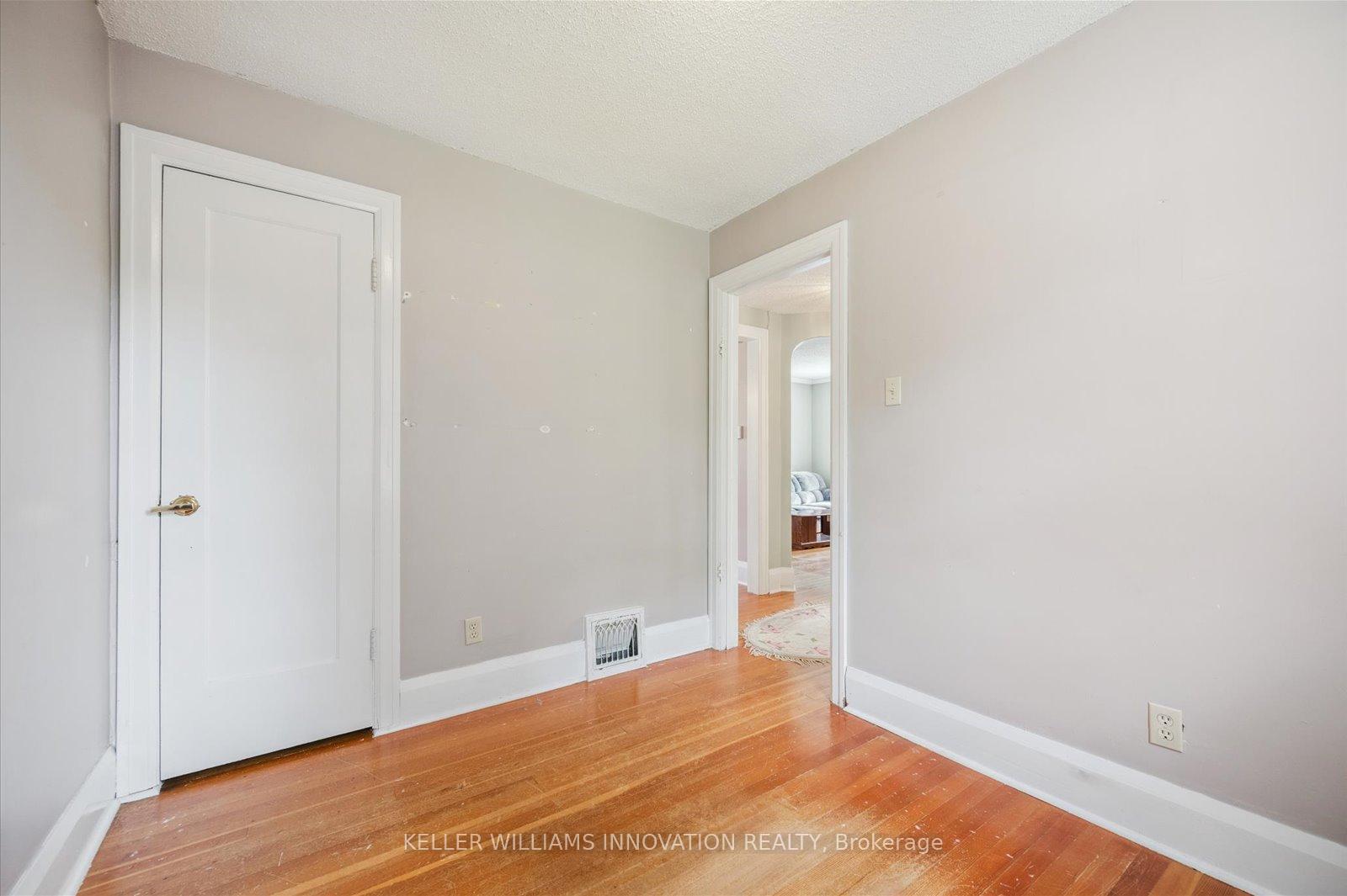 Photo 17 of 41 Brunswick Avenue, Kitchener — HOMEH