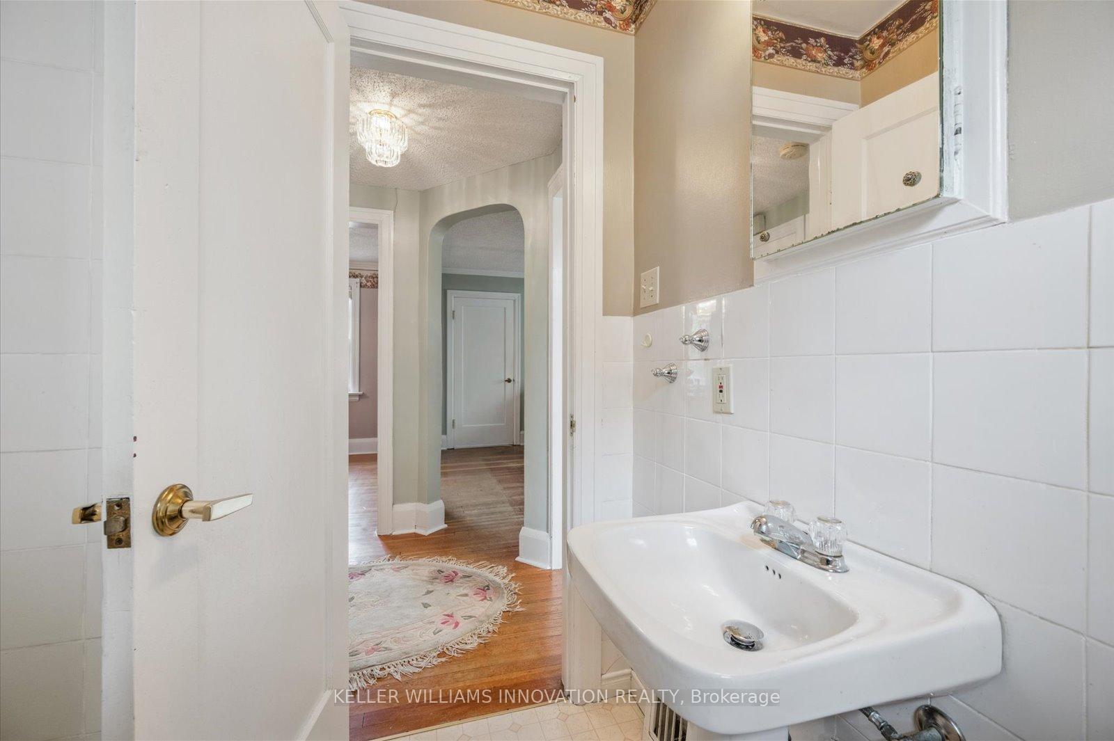 Photo 19 of 41 Brunswick Avenue, Kitchener — HOMEH