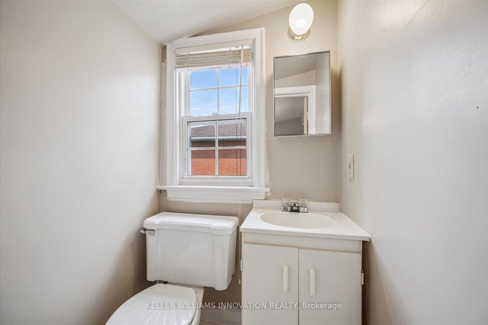 Photo 24 of 41 Brunswick Avenue, Kitchener — HOMEH