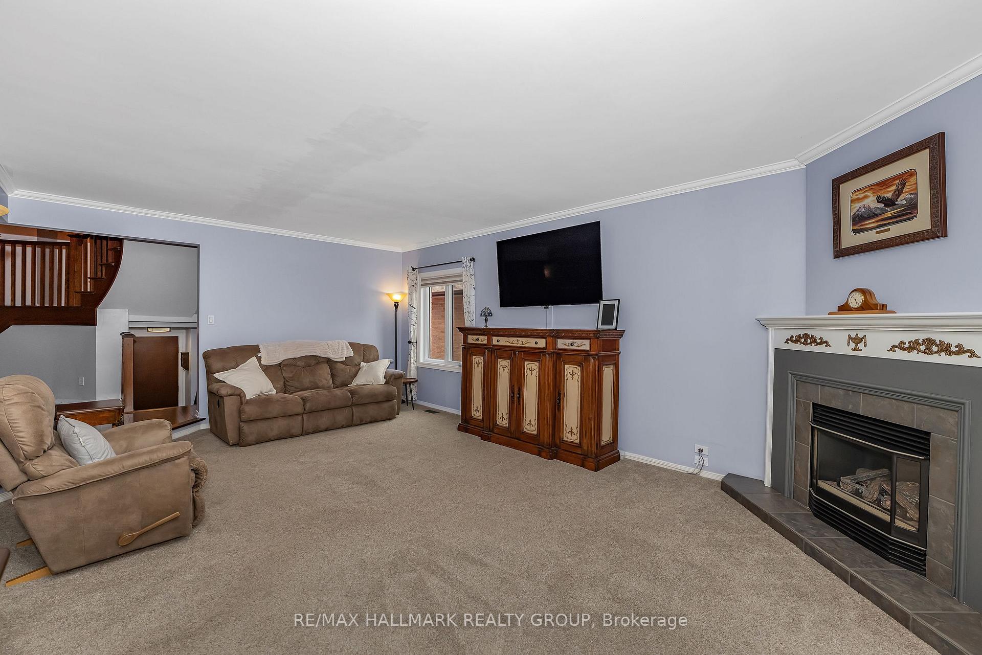 Photo 7 of 20 Bluemeadow Way, Ottawa, Kanata - Bridlewood — HOMEH