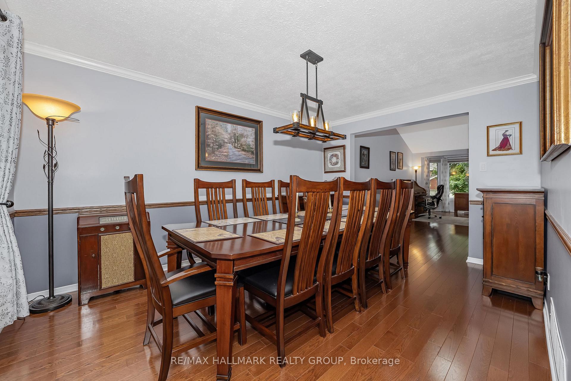 Photo 13 of 20 Bluemeadow Way, Ottawa, Kanata - Bridlewood — HOMEH
