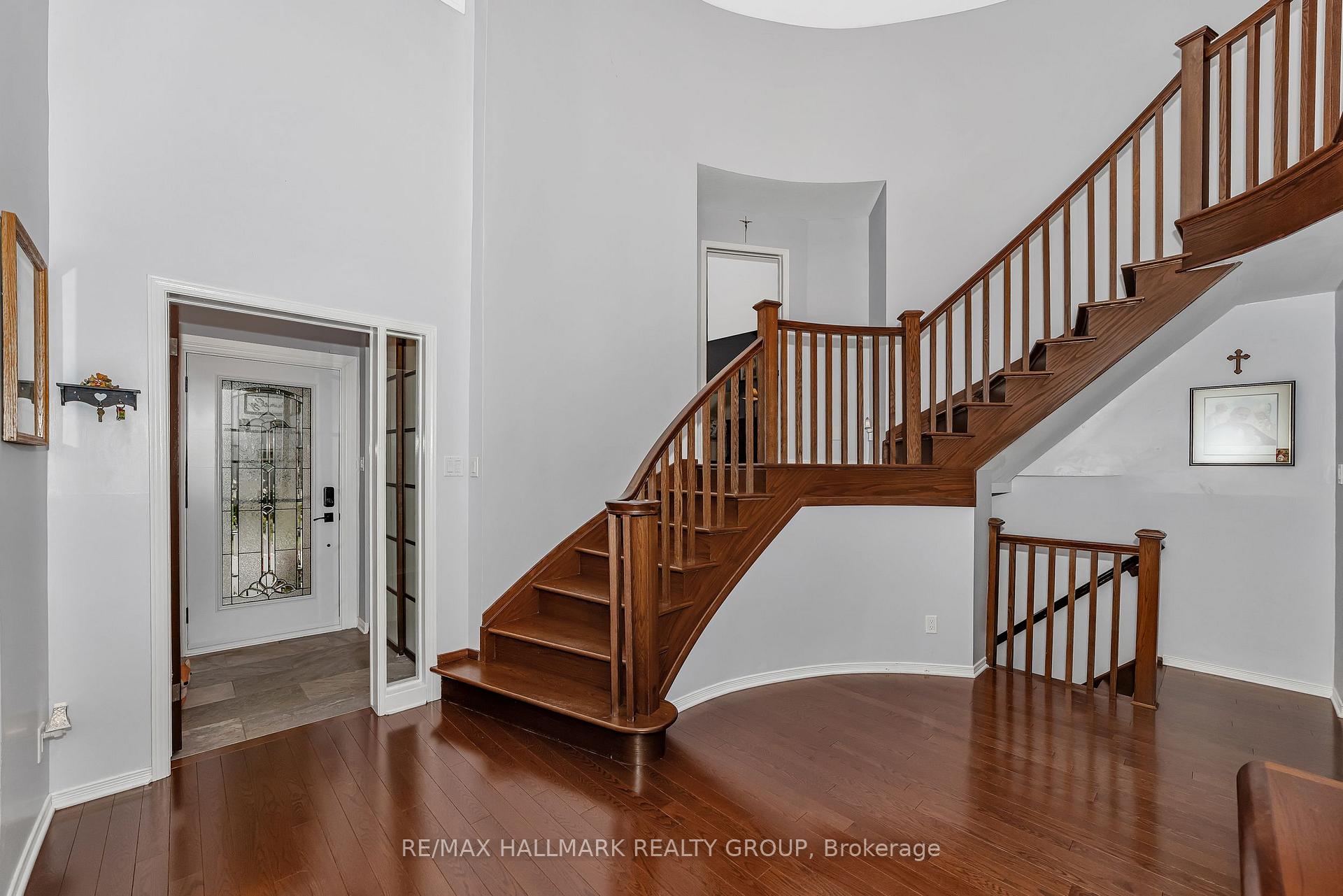 Photo 18 of 20 Bluemeadow Way, Ottawa, Kanata - Bridlewood — HOMEH