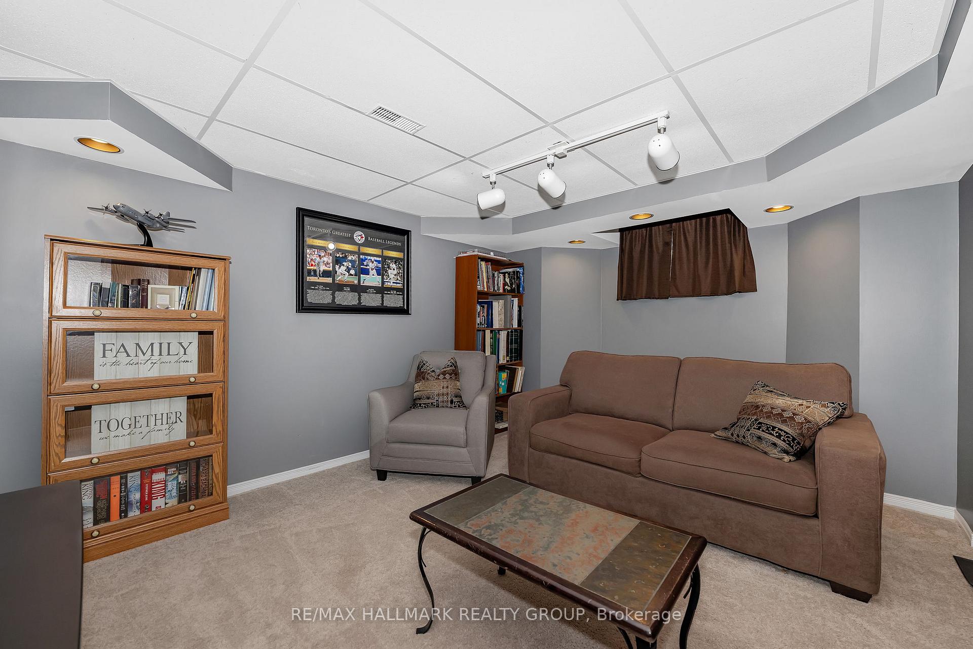 Photo 31 of 20 Bluemeadow Way, Ottawa, Kanata - Bridlewood — HOMEH