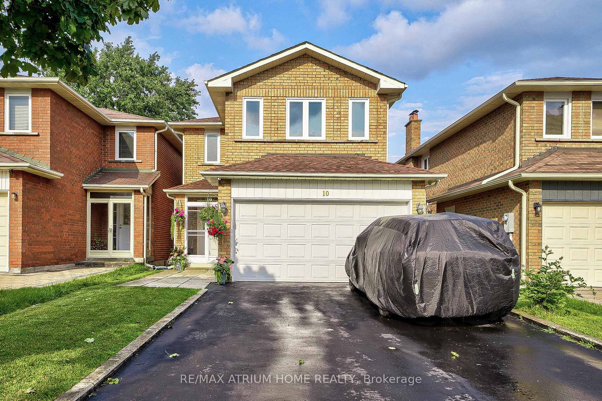 Front of 10 Olivewood Drive