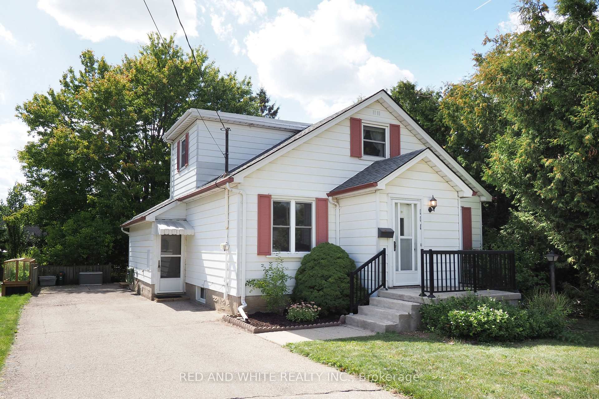 Photo 1 of 111 North Drive N, Kitchener — HOMEH