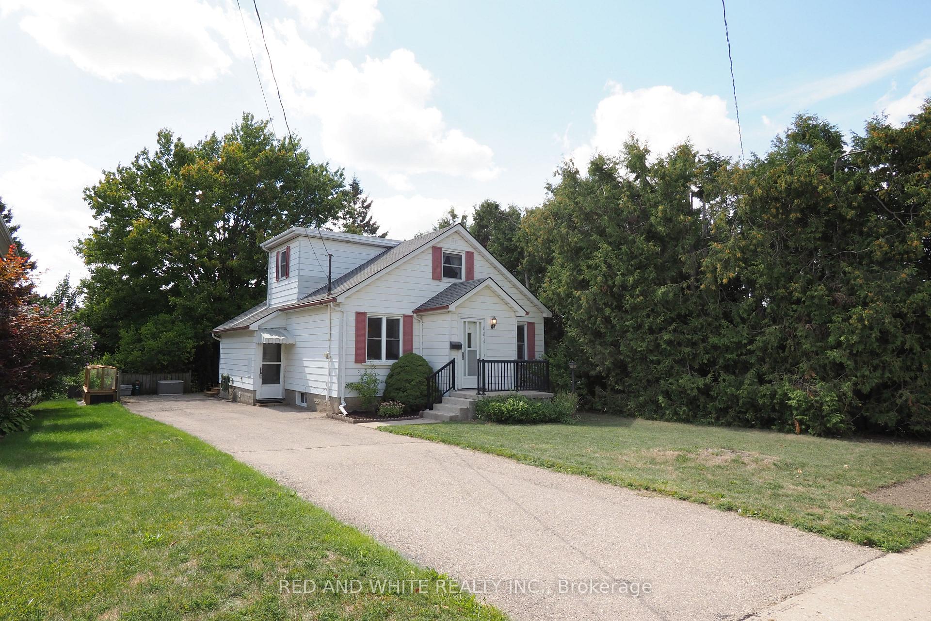 Photo 2 of 111 North Drive N, Kitchener — HOMEH