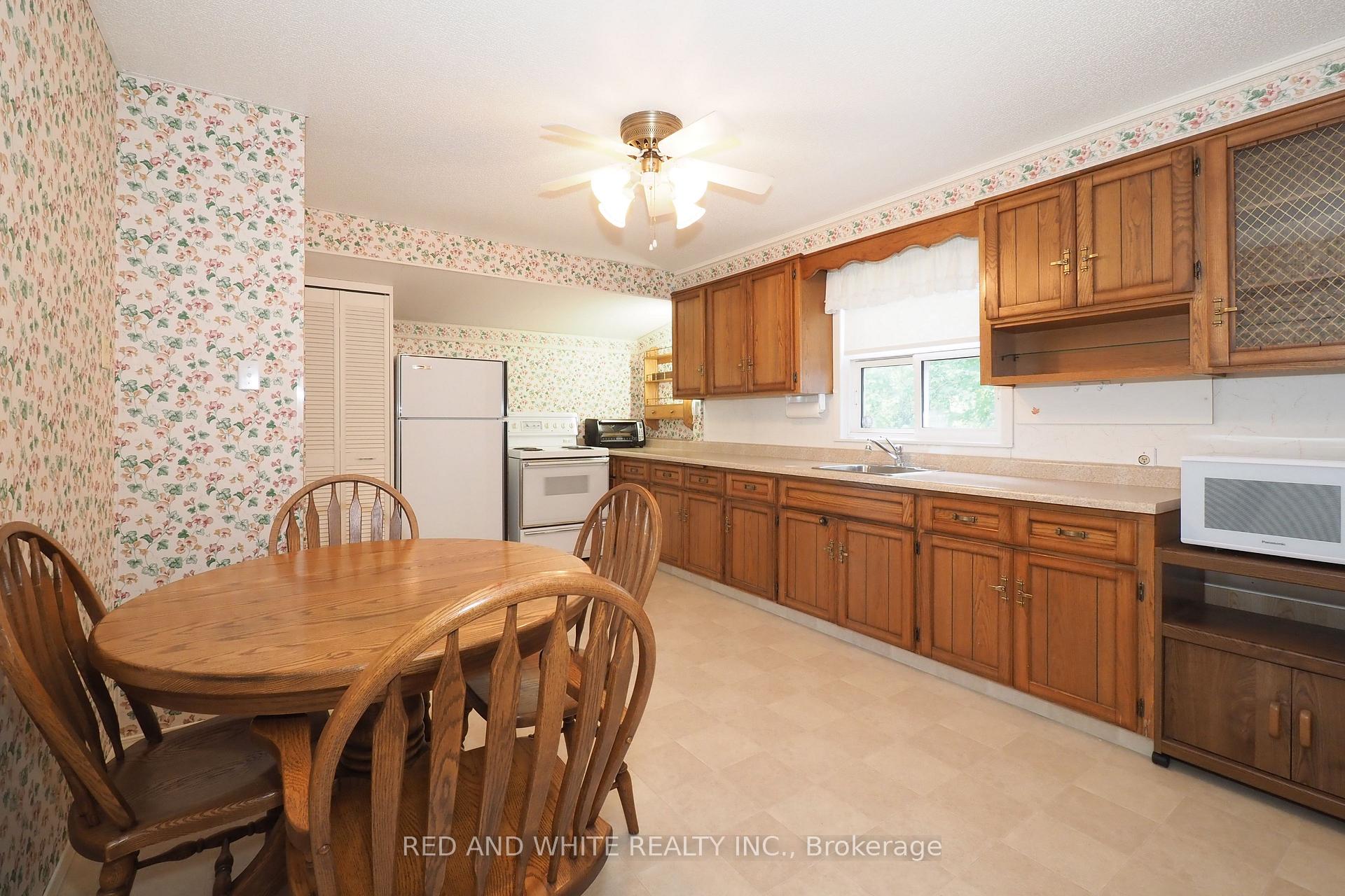 Photo 10 of 111 North Drive N, Kitchener — HOMEH