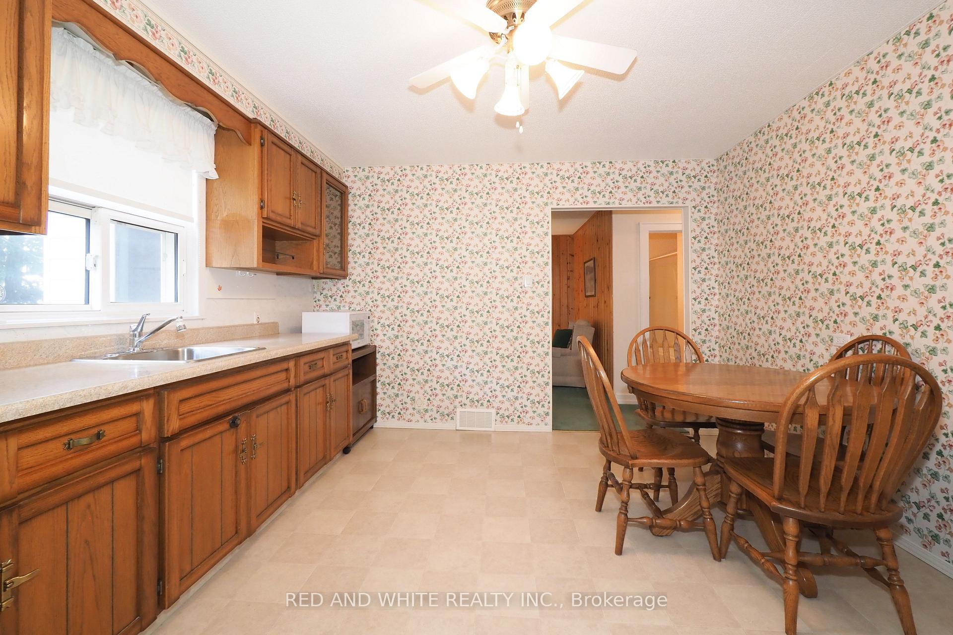 Photo 12 of 111 North Drive N, Kitchener — HOMEH