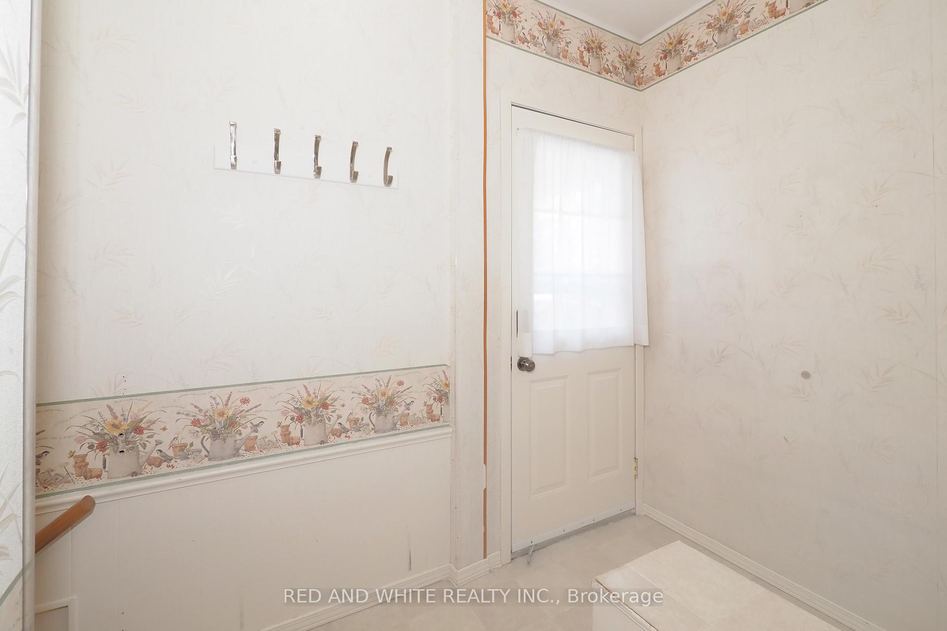Photo 14 of 111 North Drive N, Kitchener — HOMEH