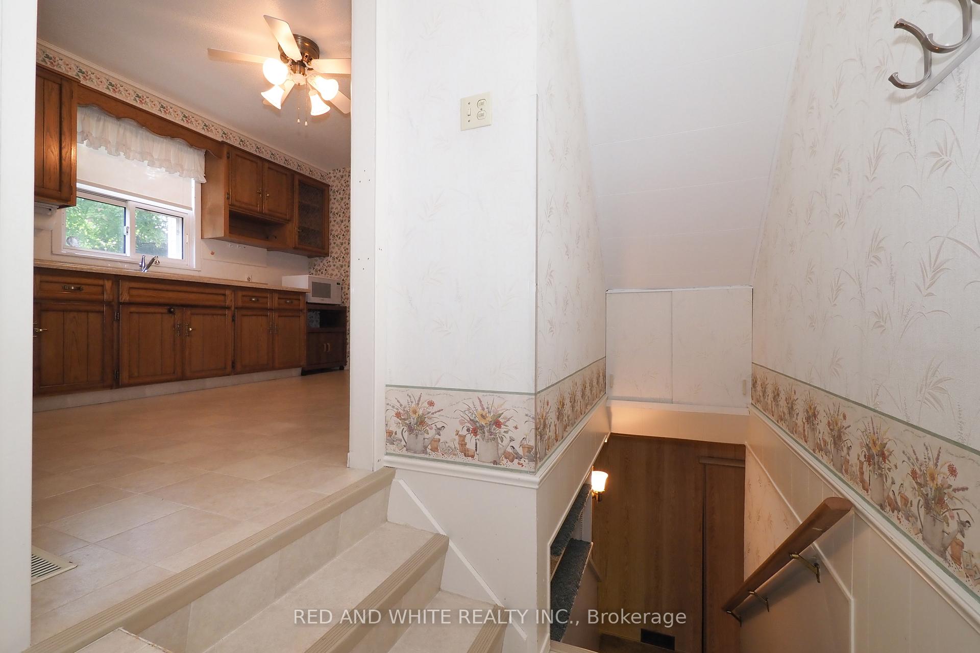 Photo 15 of 111 North Drive N, Kitchener — HOMEH