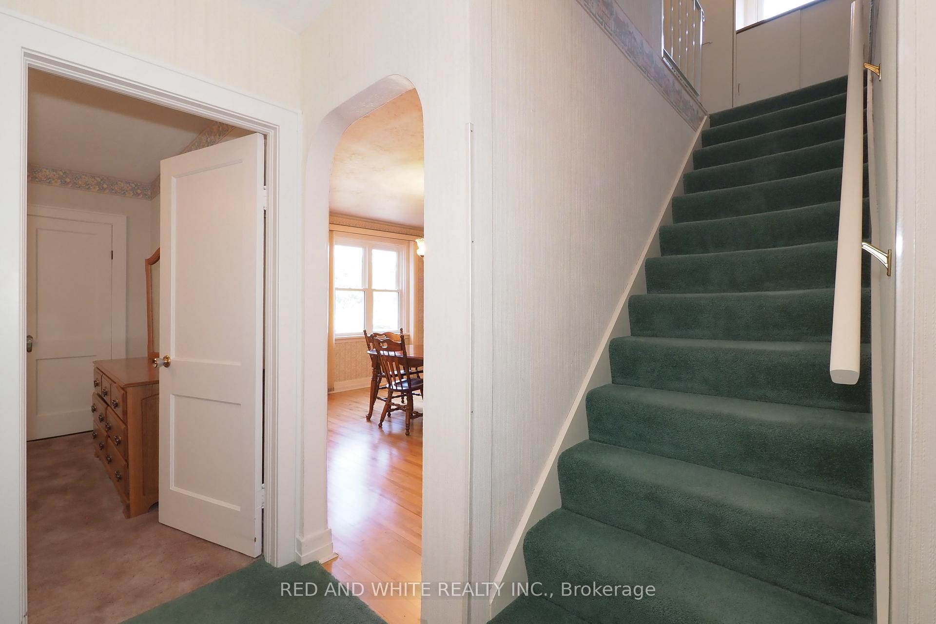 Photo 19 of 111 North Drive N, Kitchener — HOMEH
