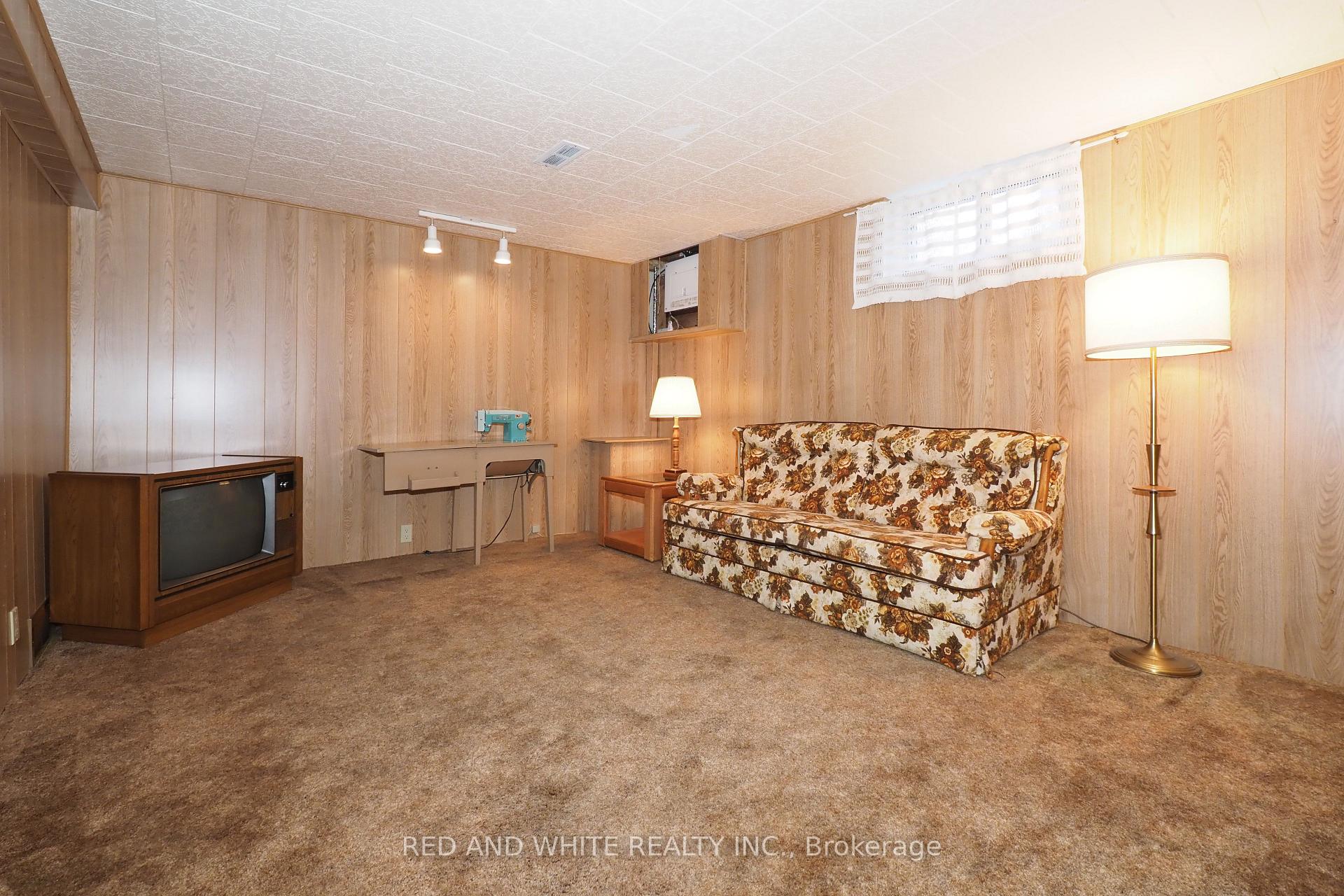 Photo 26 of 111 North Drive N, Kitchener — HOMEH
