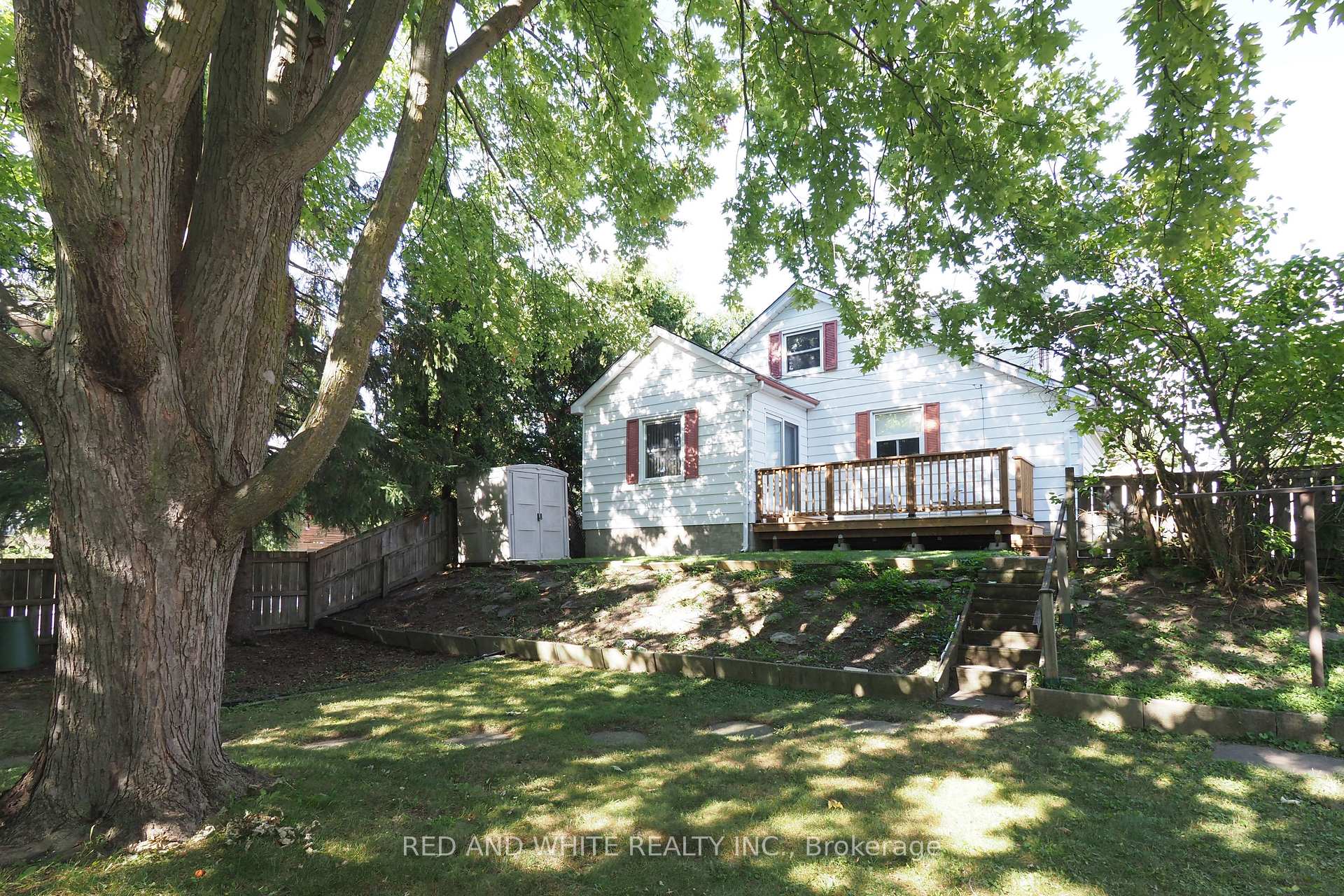 Photo 38 of 111 North Drive N, Kitchener — HOMEH