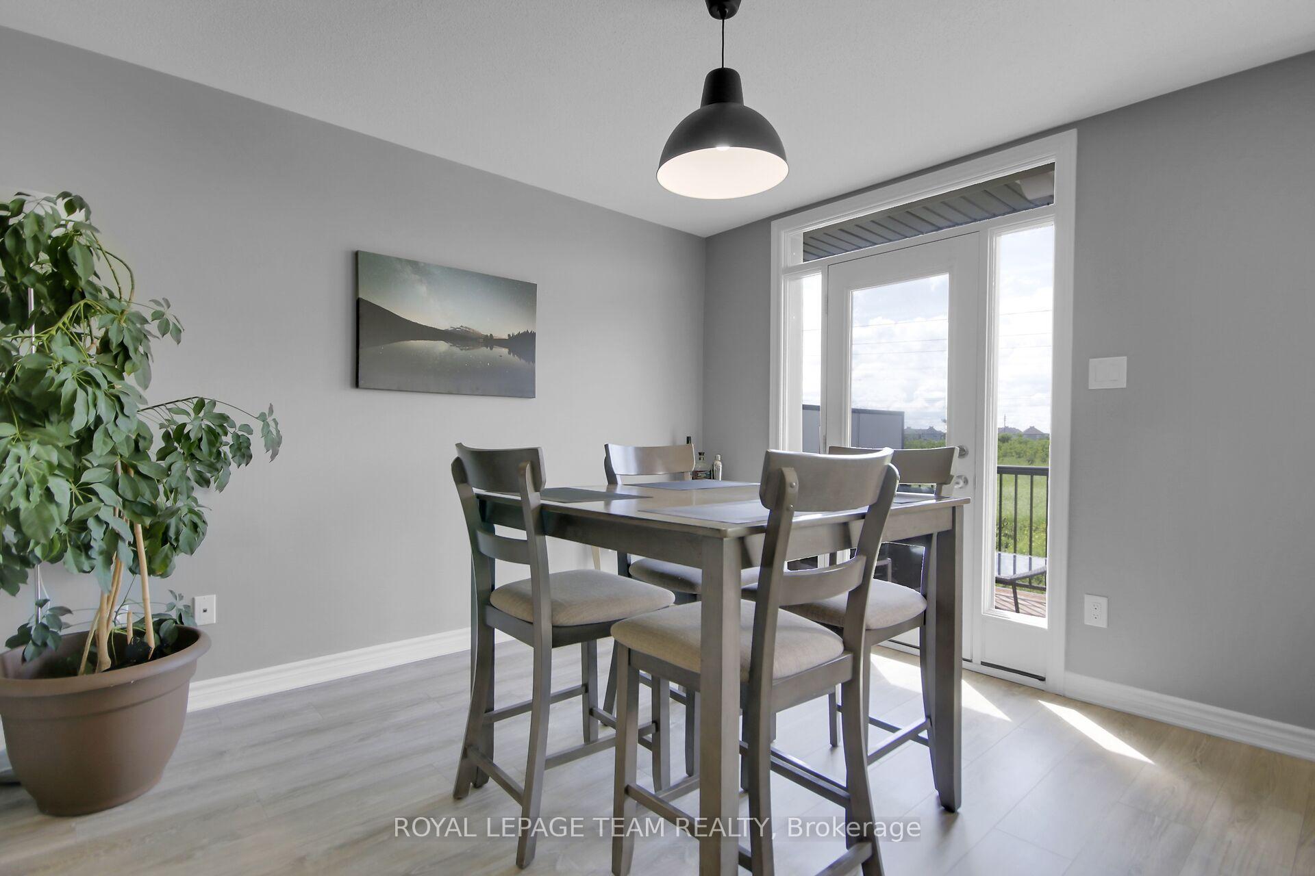 Photo 9 of 250 Clintonia Street, Ottawa, Kanata - Emerald Meadows/Trailwest — HOMEH