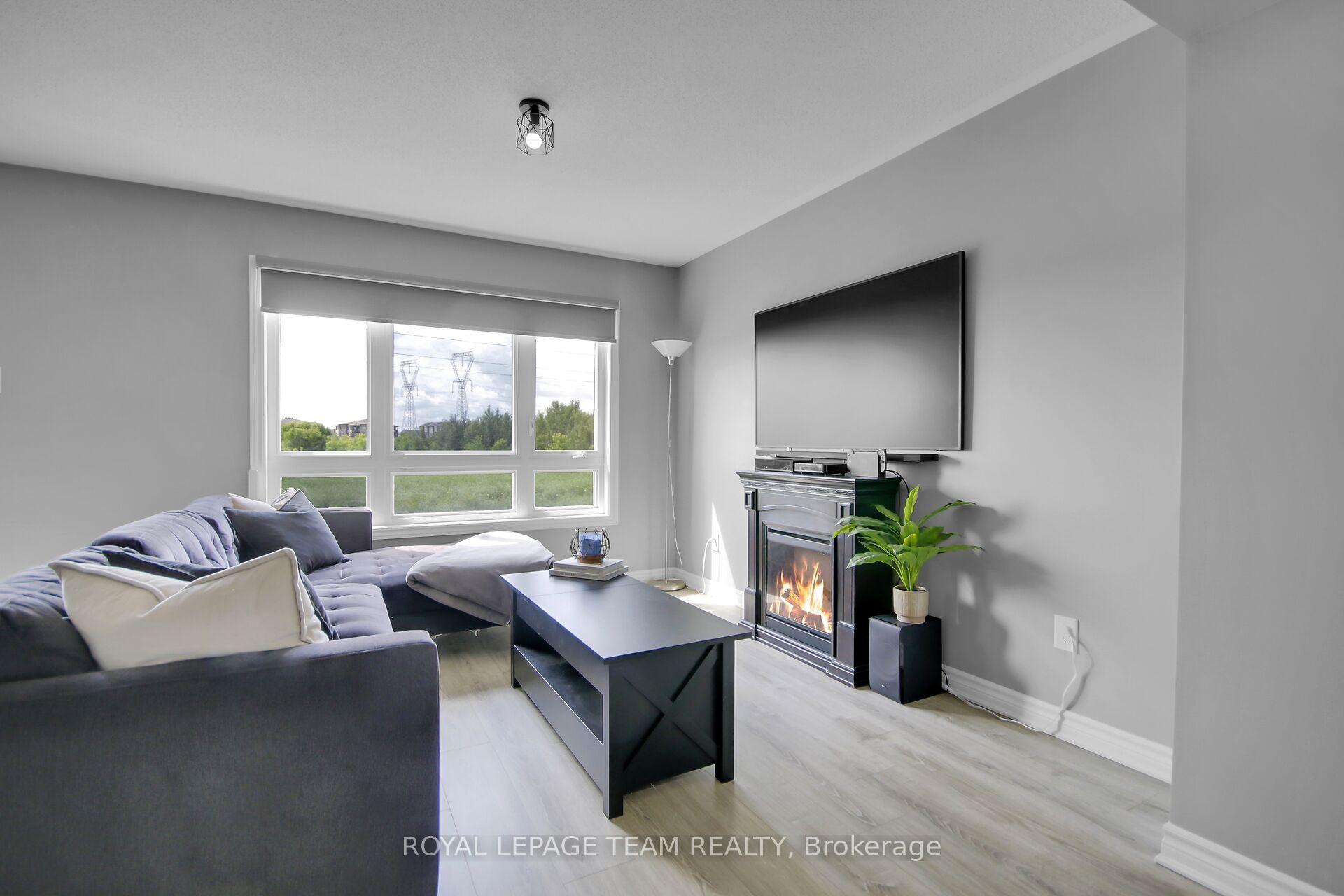 Photo 11 of 250 Clintonia Street, Ottawa, Kanata - Emerald Meadows/Trailwest — HOMEH