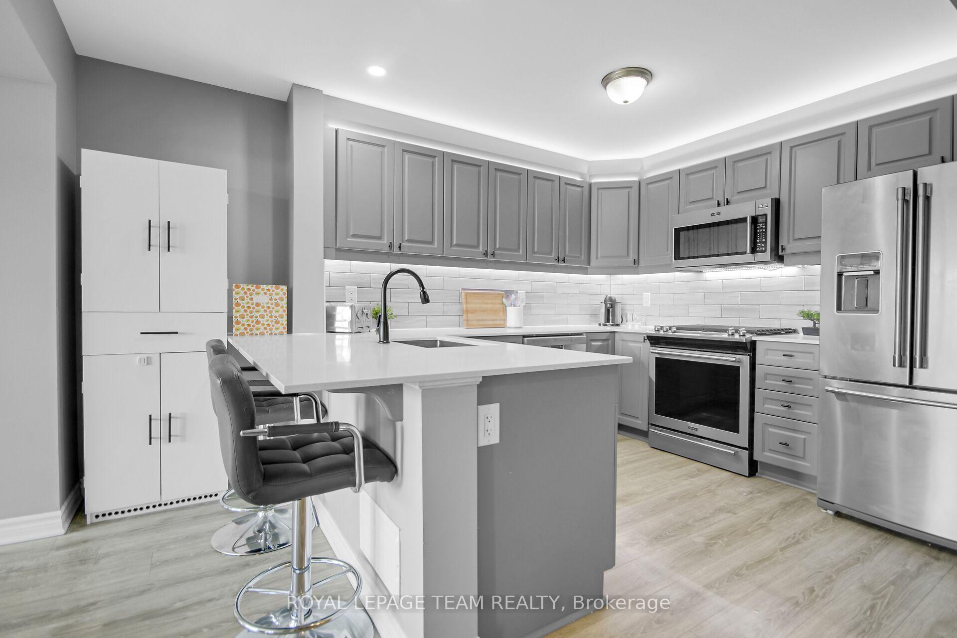 Photo 15 of 250 Clintonia Street, Ottawa, Kanata - Emerald Meadows/Trailwest — HOMEH