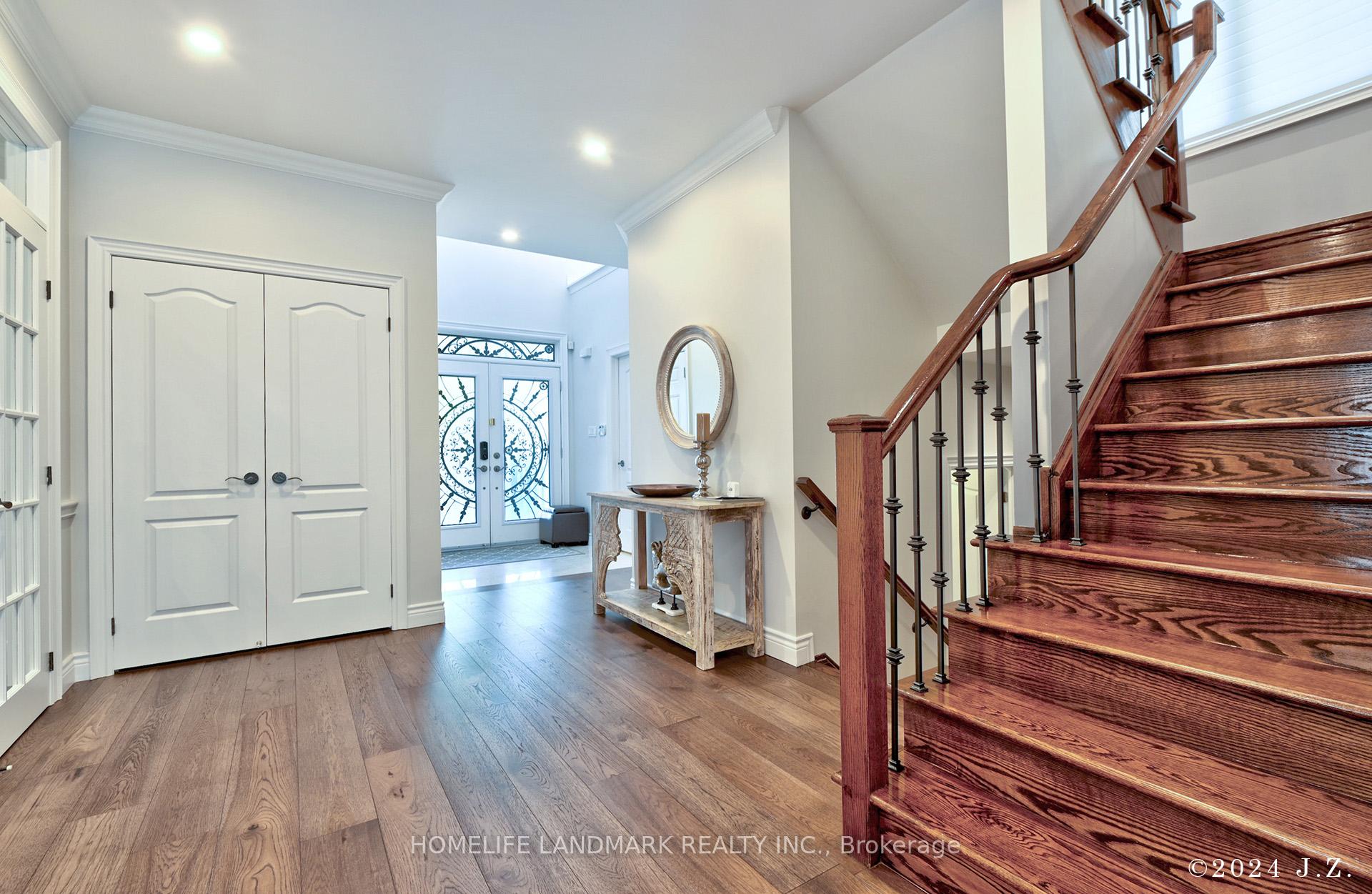 Photo 3 of 57 Castleglen Boulevard, Markham, Berczy — HOMEH