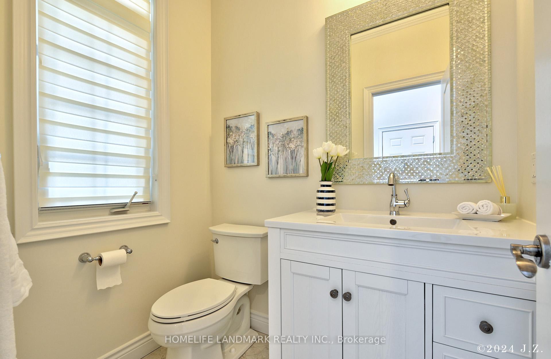 Photo 5 of 57 Castleglen Boulevard, Markham, Berczy — HOMEH