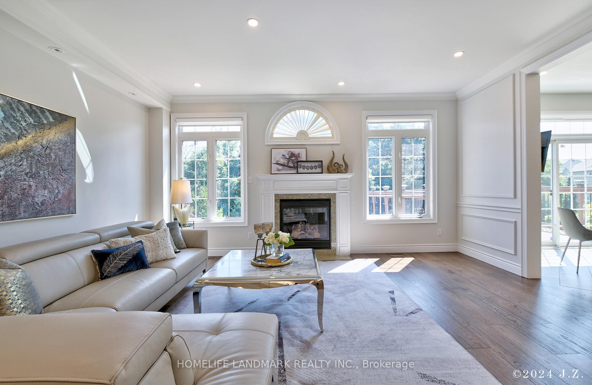 Photo 12 of 57 Castleglen Boulevard, Markham, Berczy — HOMEH